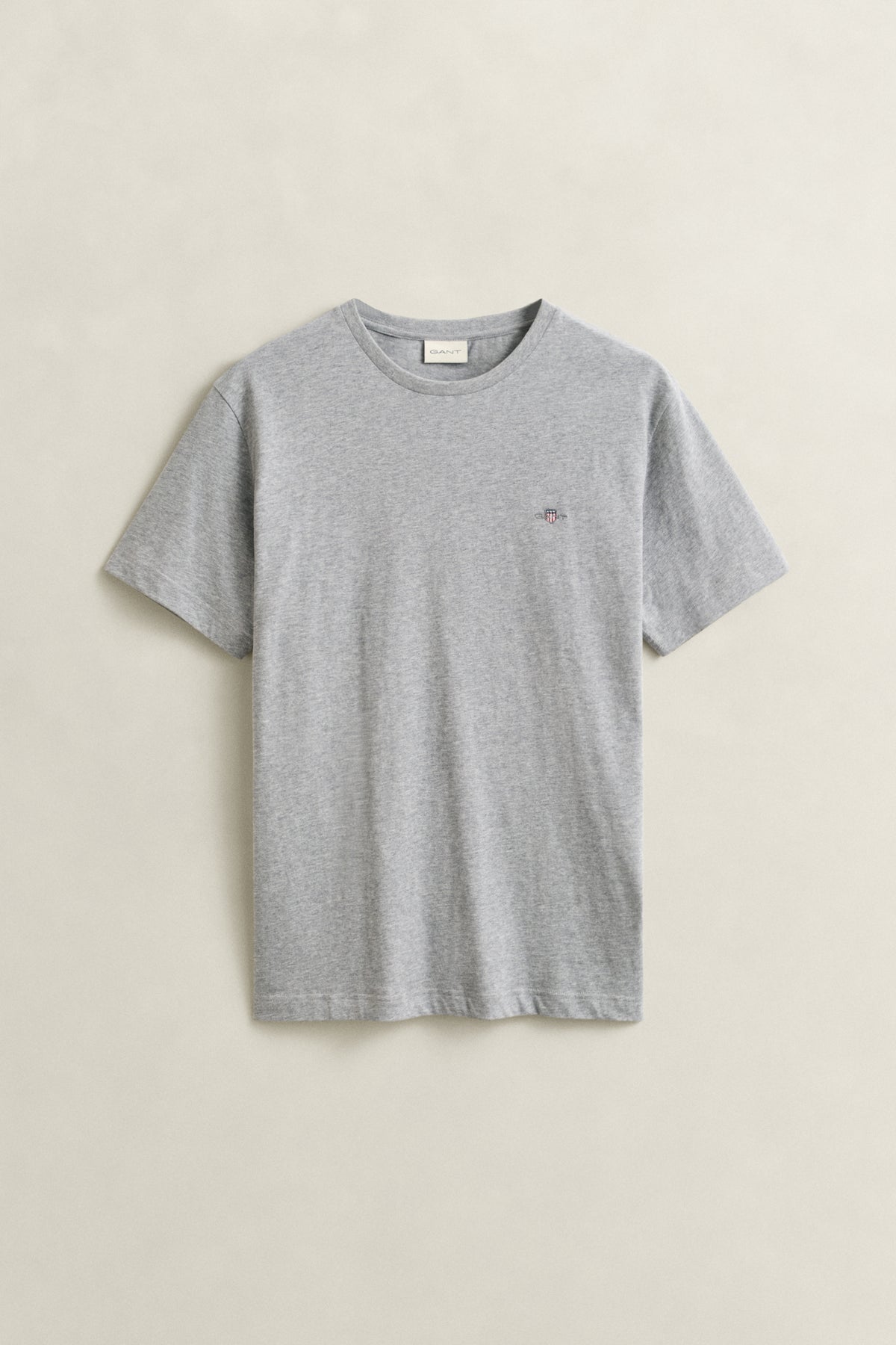 GREY MELANGE, Shield T-Shirt, FLAT-LAY BY GANT AU.