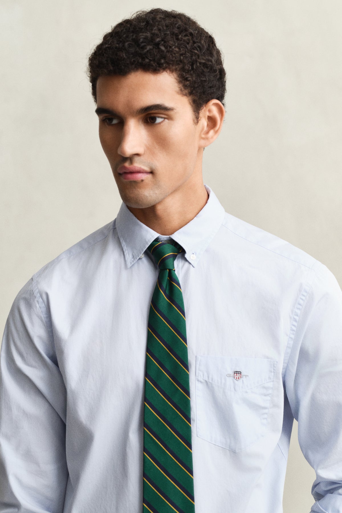 MODEL WEARING REG CLASSIC POPLIN SHIRT