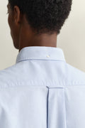 LIGHT BLUE, REG CLASSIC OXFORD SHIRT, CLOSE-UP BY GANT AU.