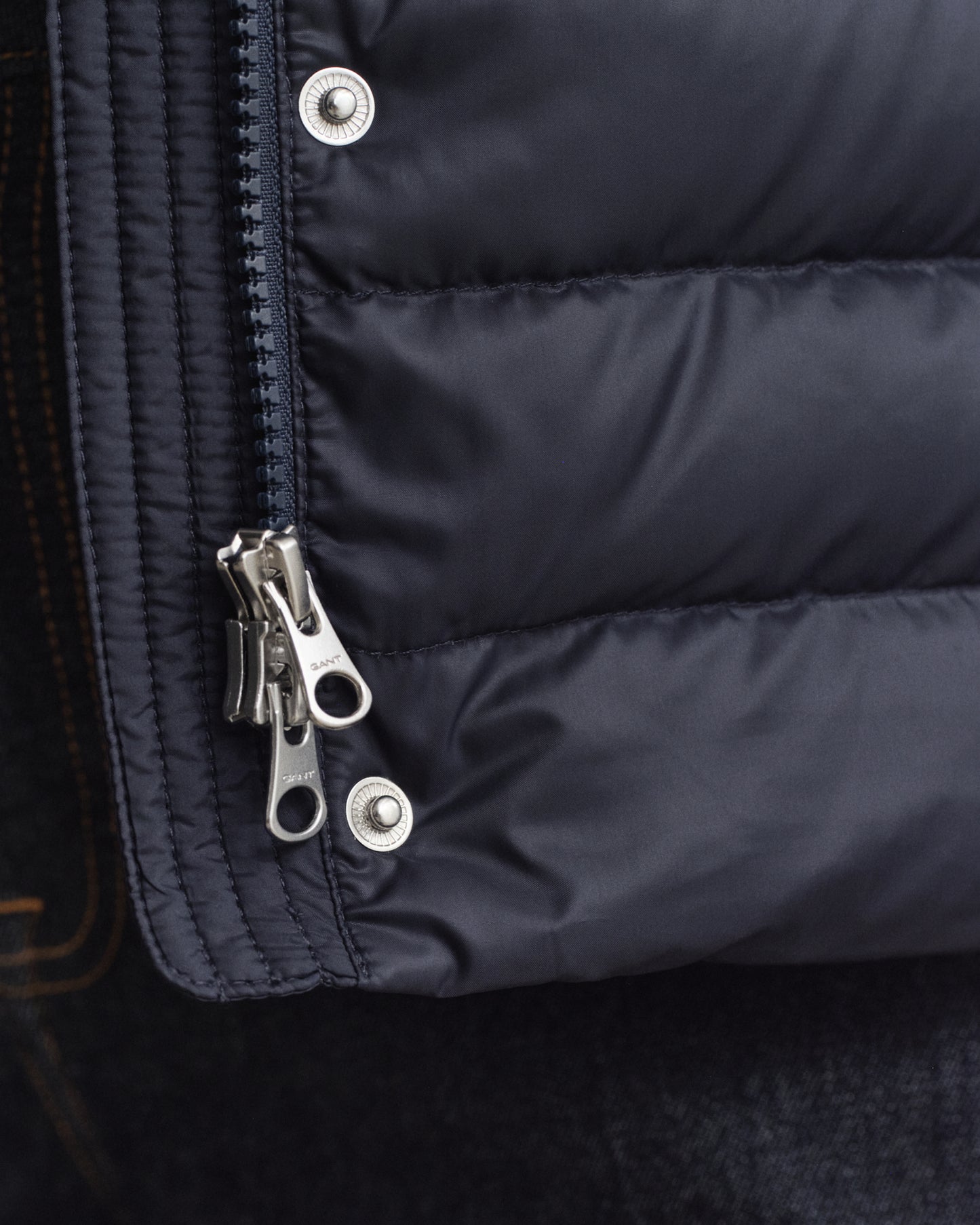 EVENING BLUE, LIGHT DOWN JACKET, CLOSE-UP BY GANT AU.