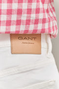 MODEL WEARING Regular White jeans
