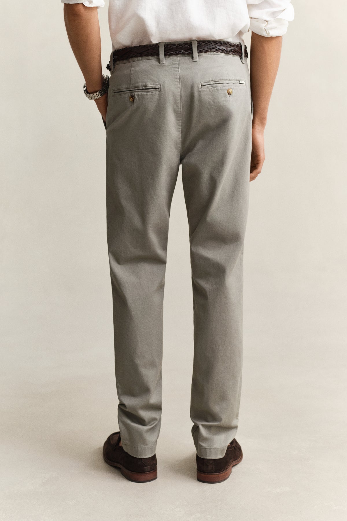 PEWTER GREY, Classic Slim Chinos, BACK-VIEW BY GANT AU.