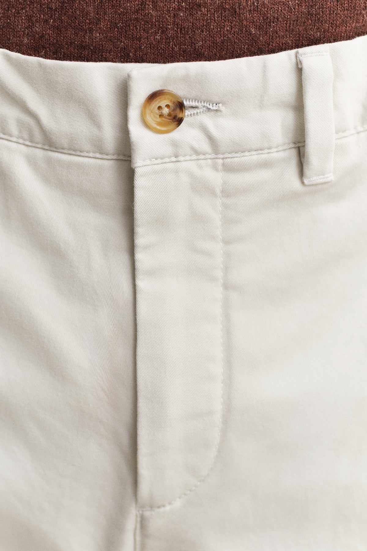 SAND, Classic Regular Chinos, CLOSE-UP BY GANT AU.
