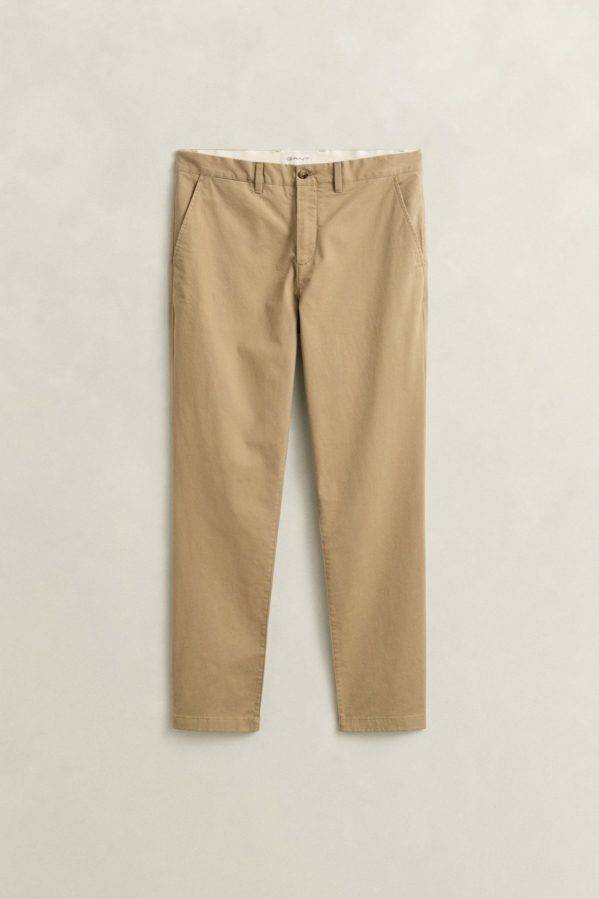 DARK KHAKI, Classic Regular Chinos, FLAT-LAY BY GANT AU.