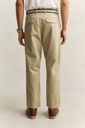 WOODY BEIGE, REG PLEATED COTTON TWILL CHINOS, BACK-VIEW BY GANT AU.