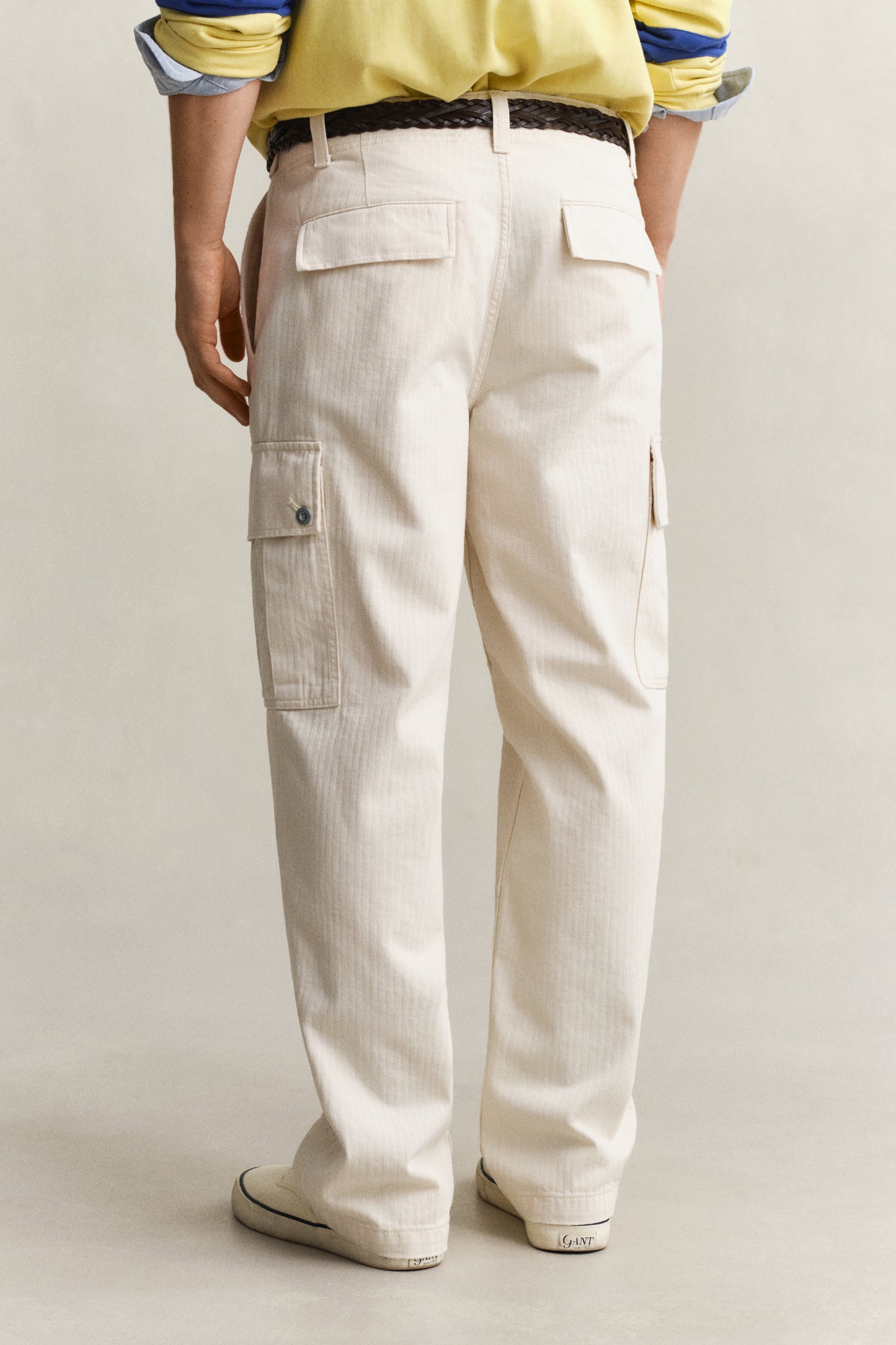 CREAMED WHITE, REL HERRINGBONE CARGO PANTS, BACK-VIEW BY GANT AU.