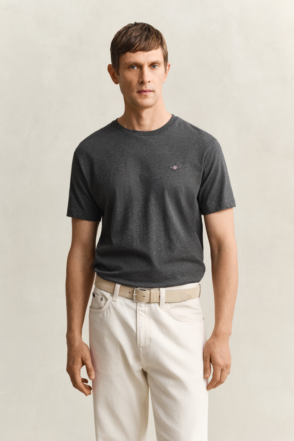 ANTRACIT MELANGE, Shield T-Shirt, FRONT-VIEW BY GANT AU.