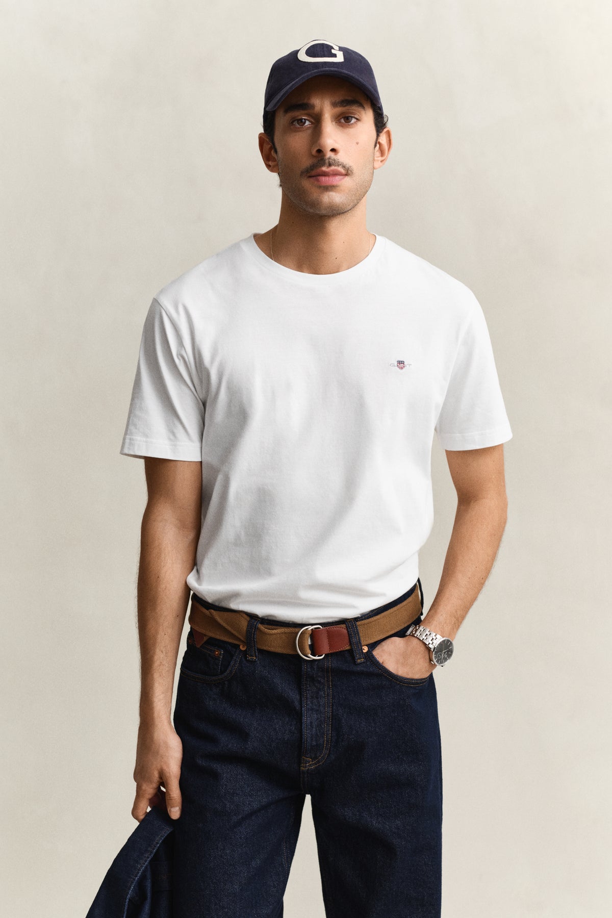 WHITE, Shield T-Shirt, FRONT-VIEW BY GANT AU.