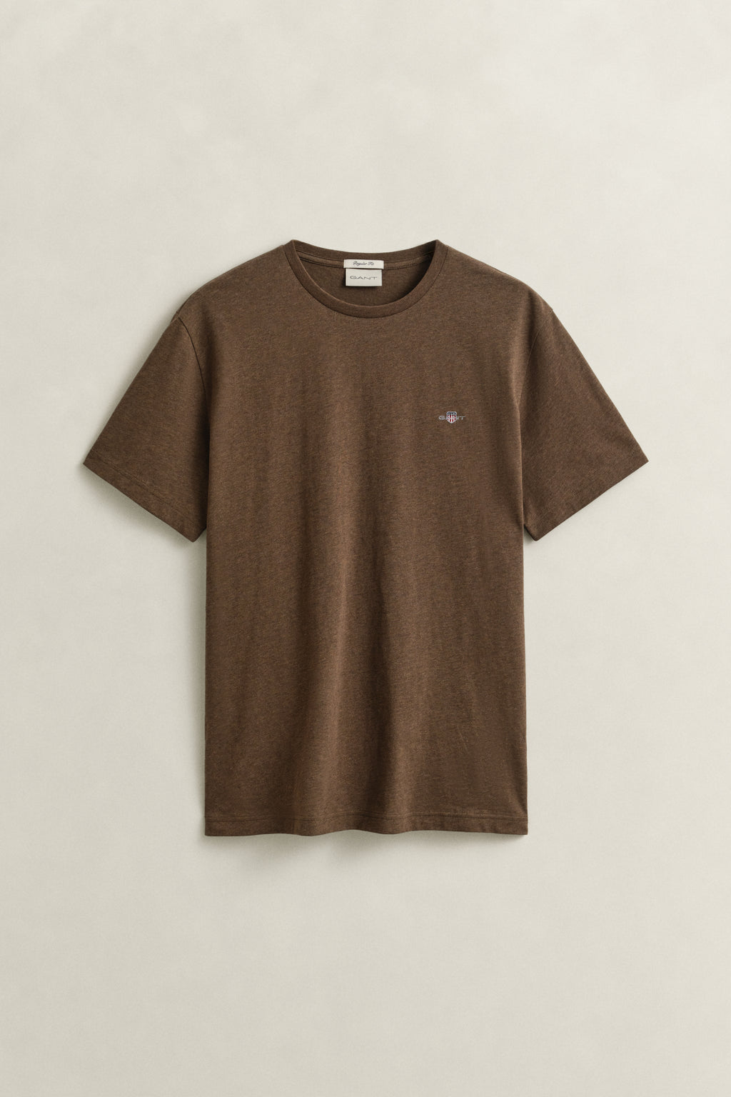 HAZELNUT MELANGE, Shield T-Shirt, FLAT-LAY BY GANT AU.