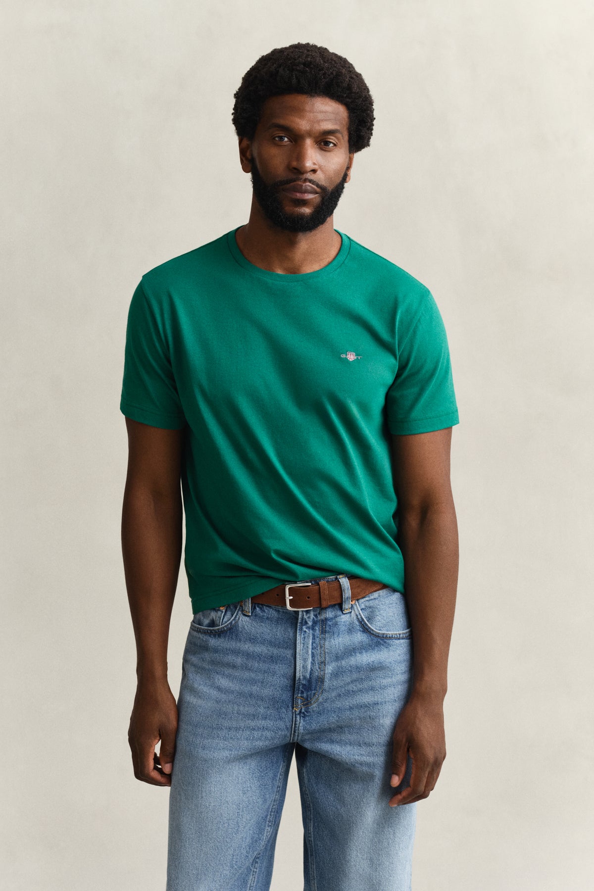 BOTANICAL HUE, Shield T-Shirt, FRONT-VIEW BY GANT AU.