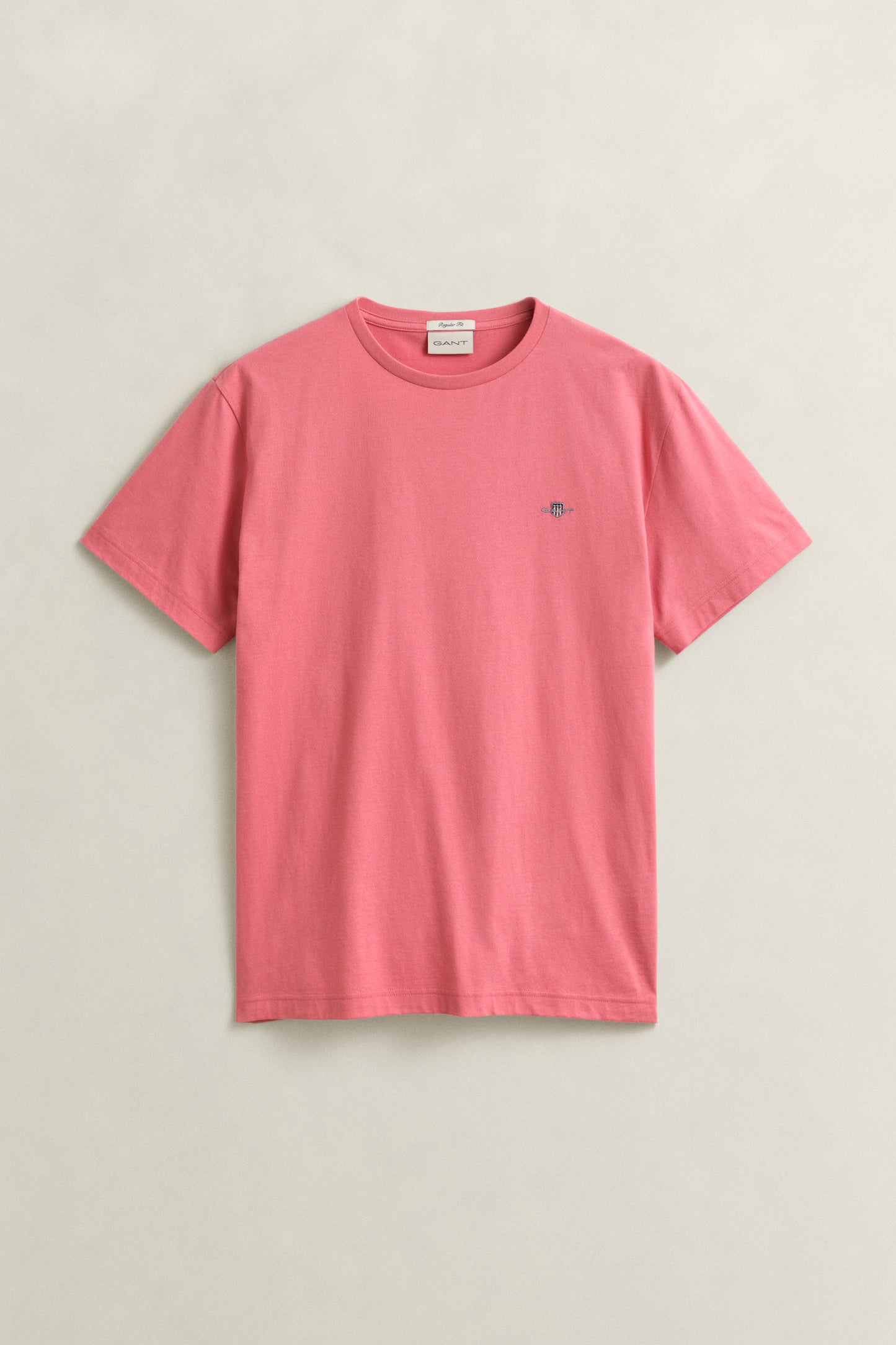 ROSE PINK, Shield T-Shirt, FLAT-LAY BY GANT AU.