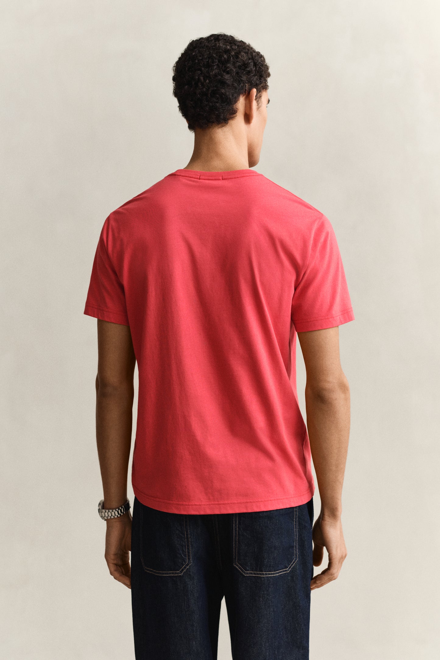 ROSE RED, Shield T-Shirt, BACK-VIEW BY GANT AU.