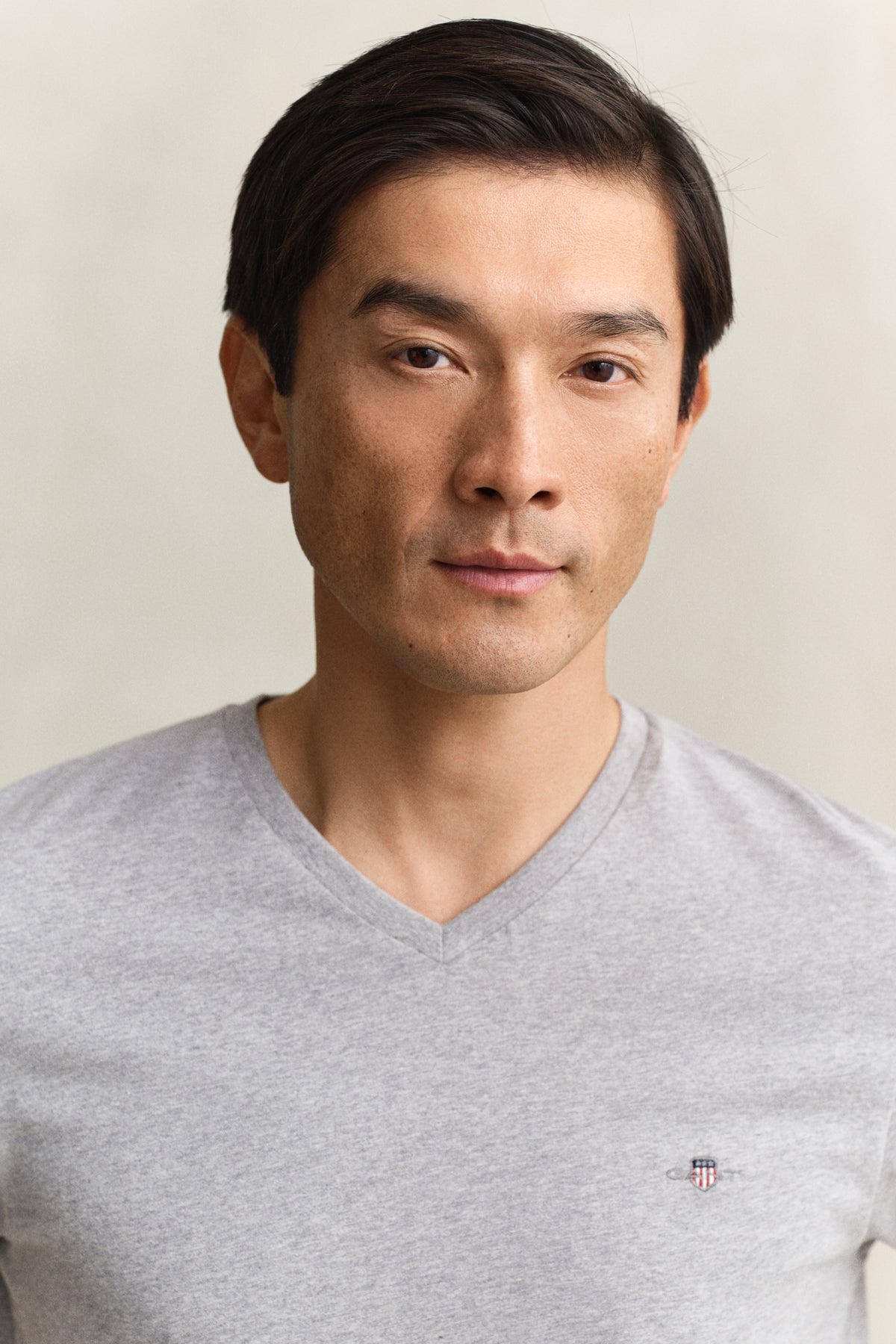 GREY MELANGE, Slim Shield T-Shirt, CLOSE-UP BY GANT AU.