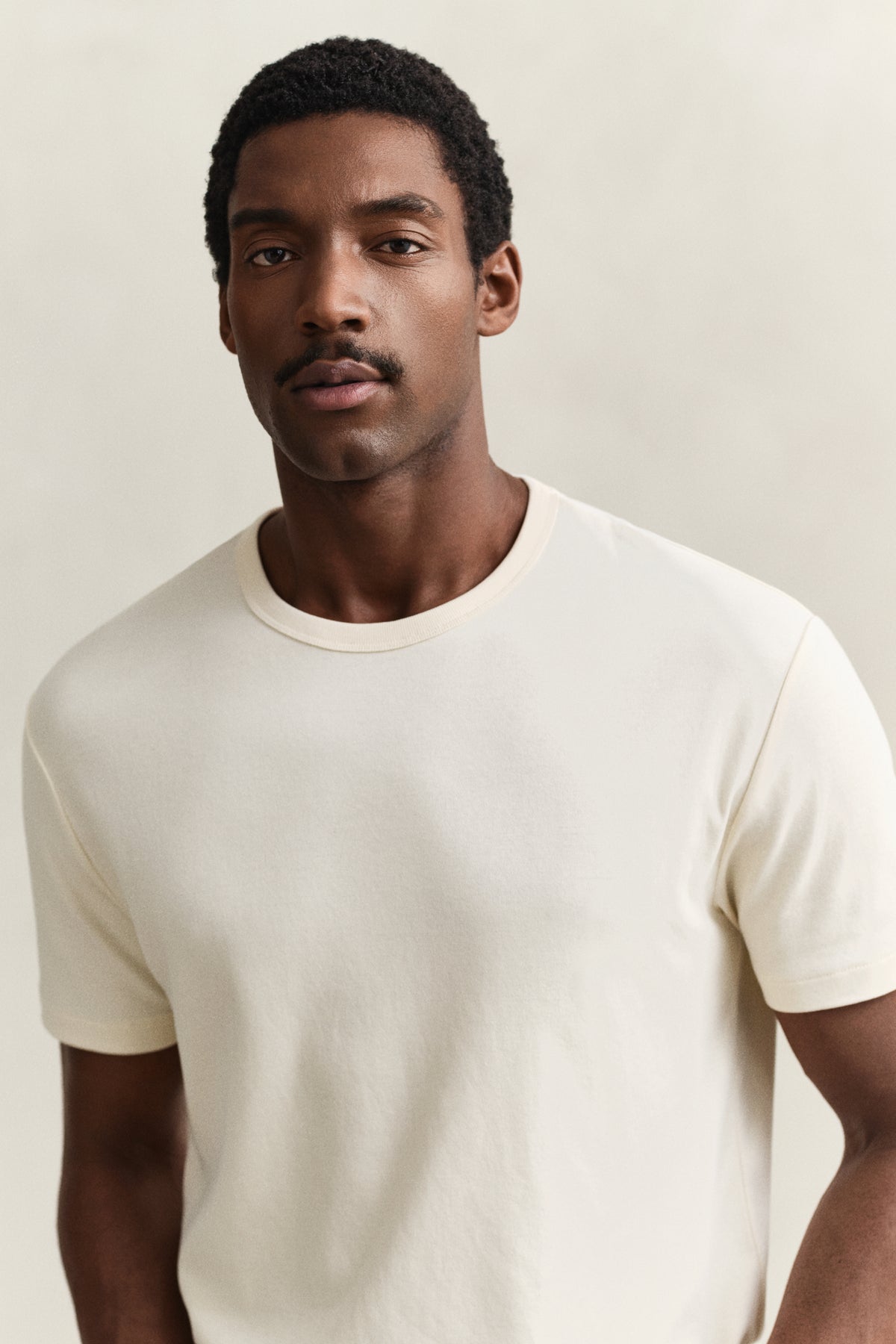 CREAMED WHITE, INTERLOCK SS TSHIRT, CLOSE-UP BY GANT AU.