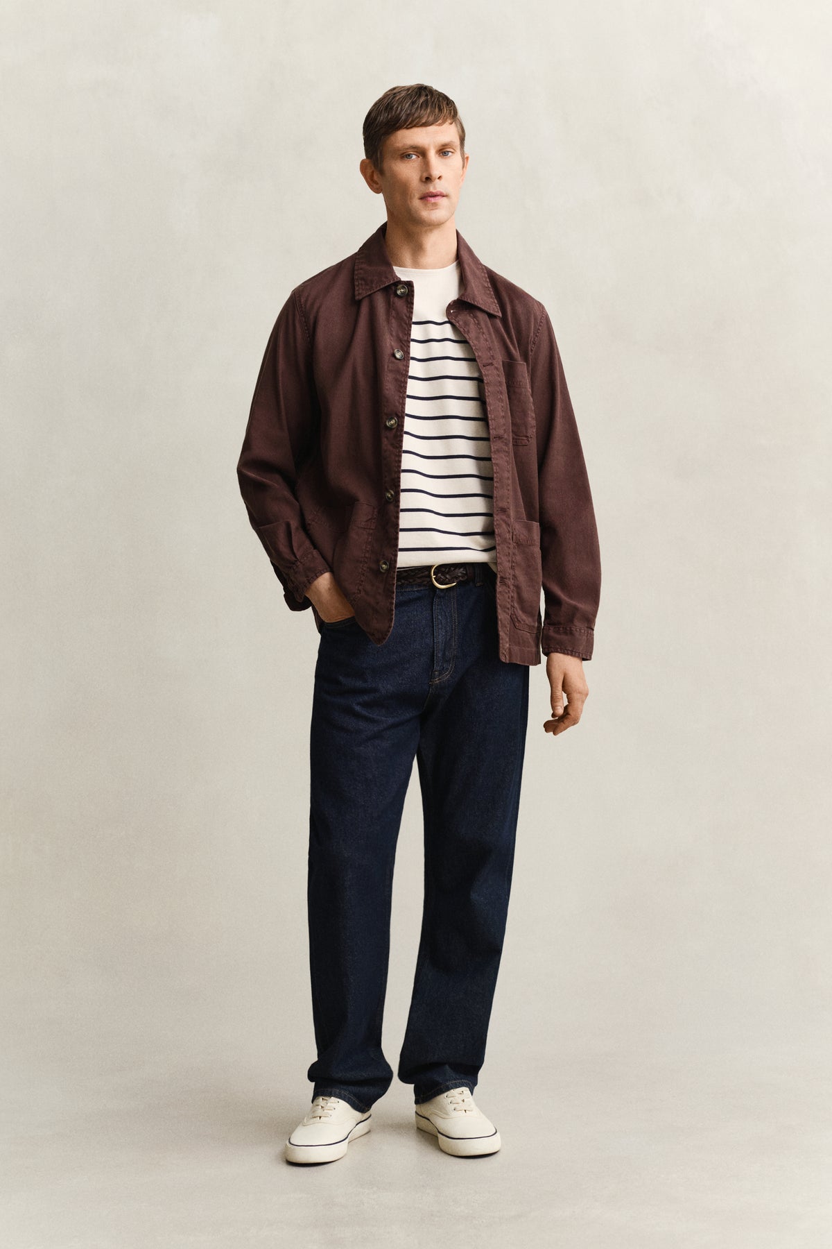 CREAMED WHITE, PLACED STRIPE SS TSHIRT BY GANT AU.
