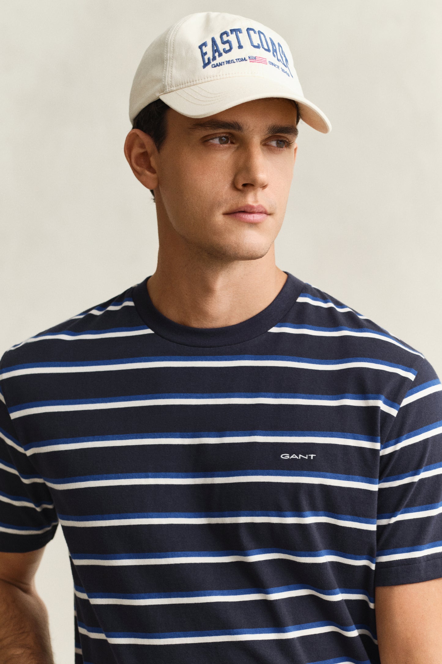 EVENING BLUE, MULTISTRIPE SS TSHIRT, CLOSE-UP BY GANT AU.