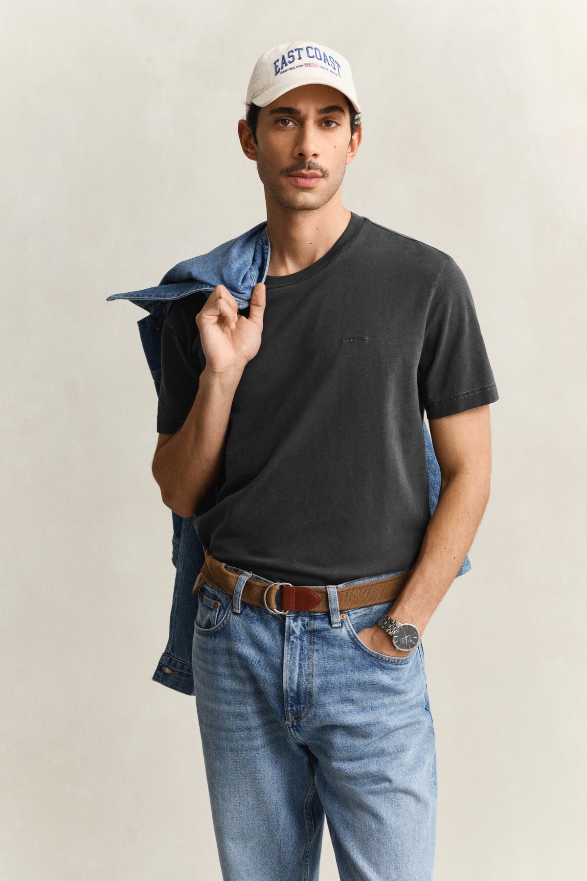 BLACK, WASHED SLUB SS TSHIRT, FRONT-VIEW BY GANT AU.