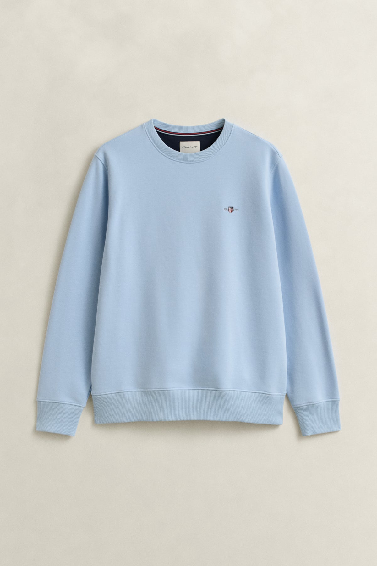 FRESH BLUE, REG SHIELD C-NECK SWEAT, FLAT-LAY BY GANT AU.