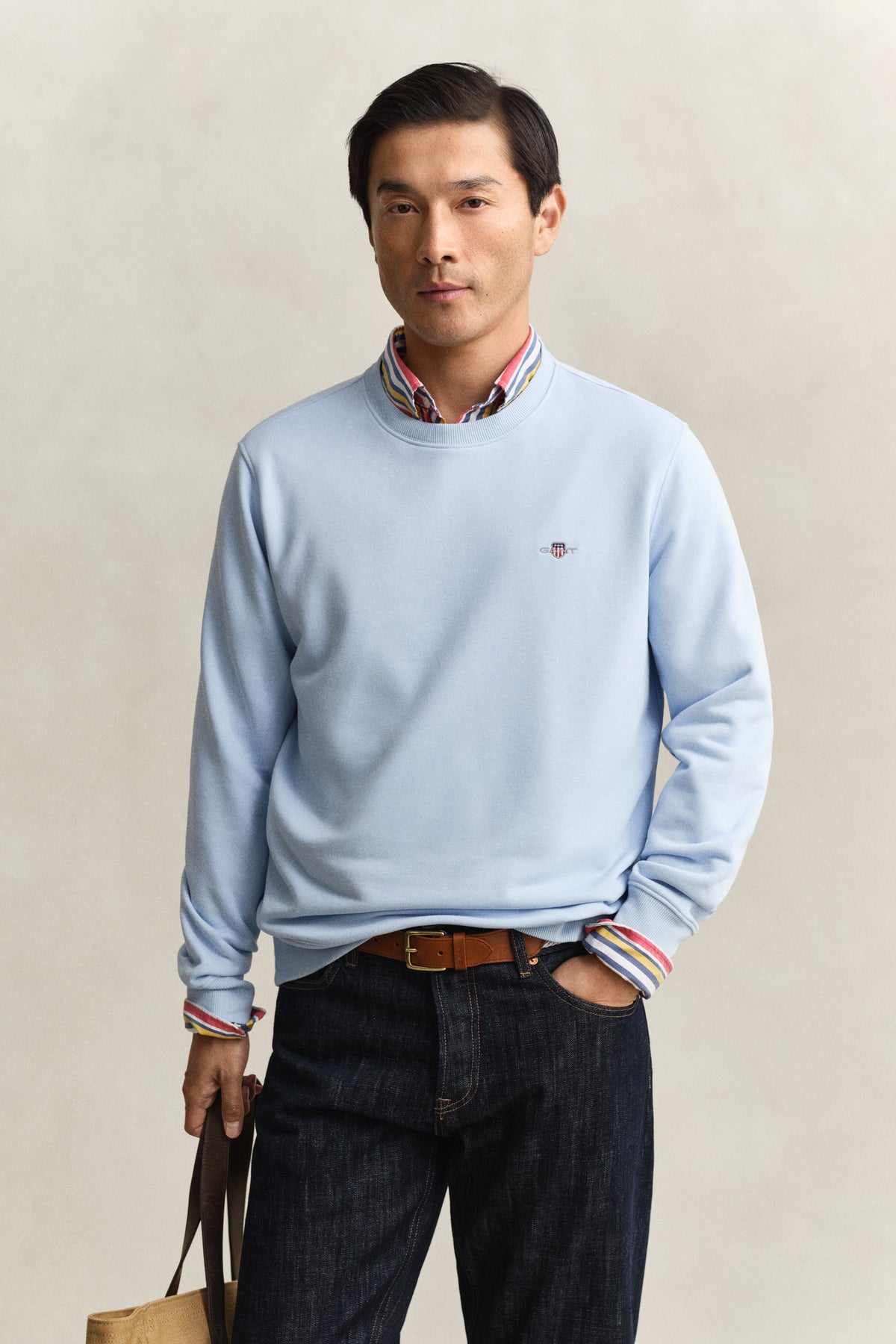 FRESH BLUE, REG SHIELD C-NECK SWEAT, FRONT-VIEW BY GANT AU.