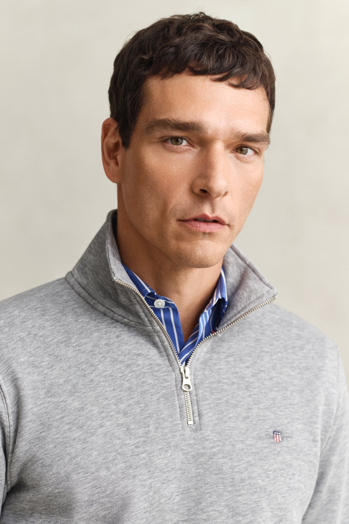 GREY MELANGE, REG SHIELD HALF ZIP SWEAT, CLOSE-UP BY GANT AU.
