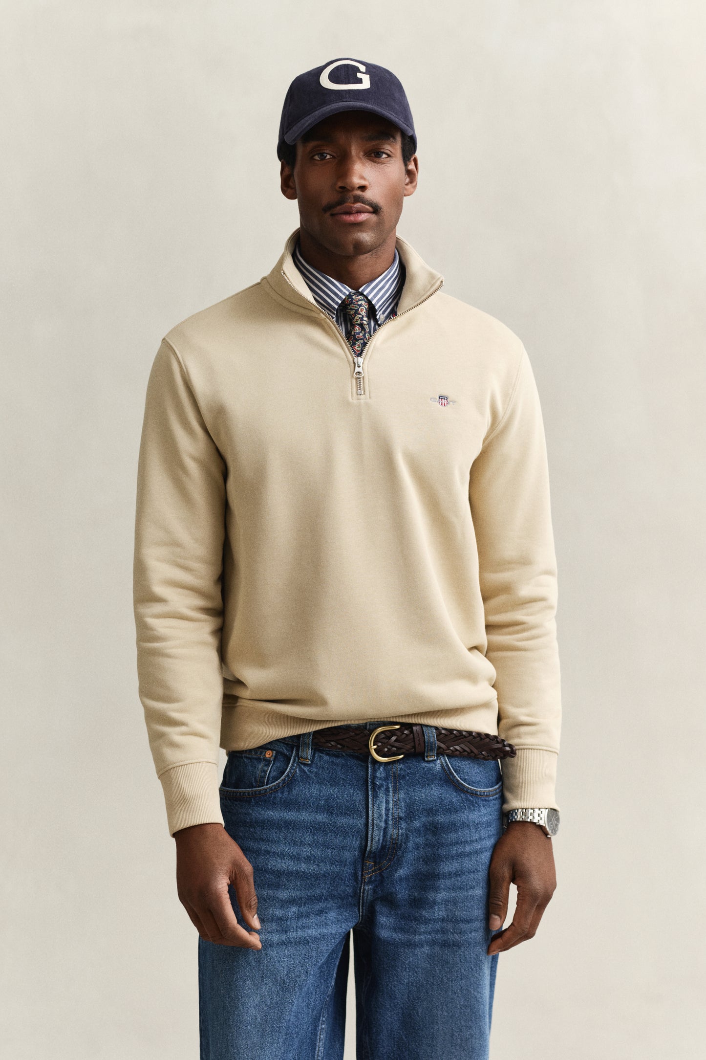 OAT BEIGE, REG SHIELD HALF ZIP SWEAT, FRONT-VIEW BY GANT AU.