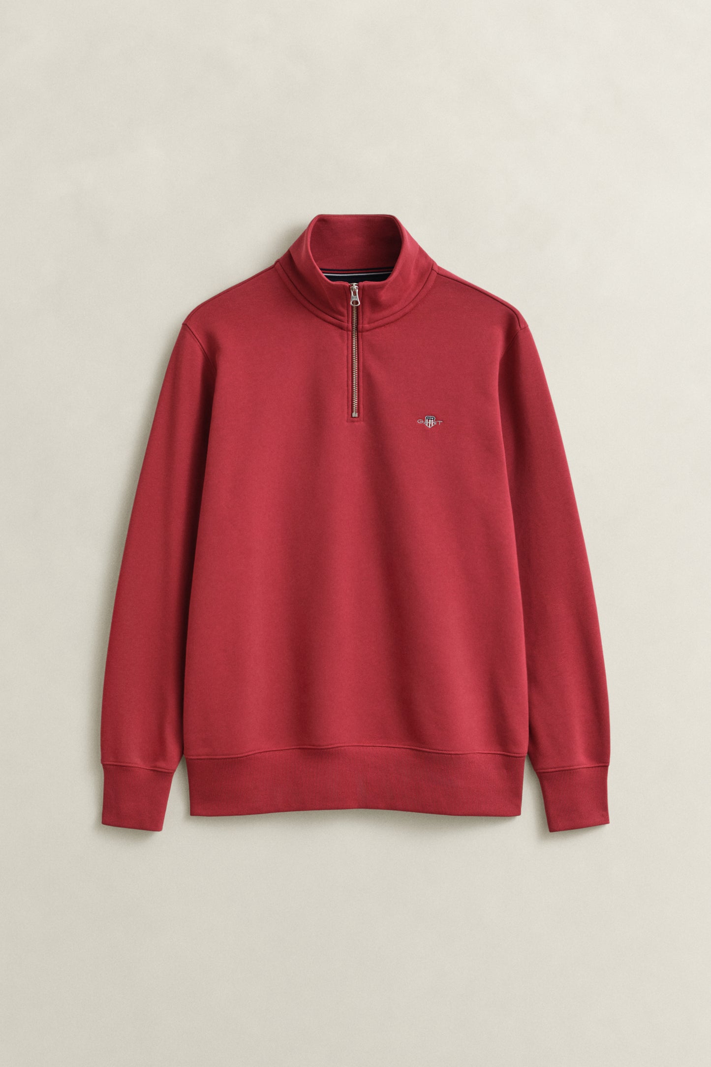 ROSE RED, REG SHIELD HALF ZIP SWEAT, FLAT-LAY BY GANT AU.