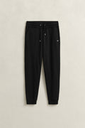 BLACK, REG SHIELD SWEATPANTS, FLAT-LAY BY GANT AU.