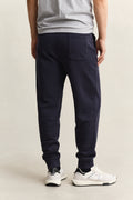 EVENING BLUE, REG SHIELD SWEATPANTS, BACK-VIEW BY GANT AU.