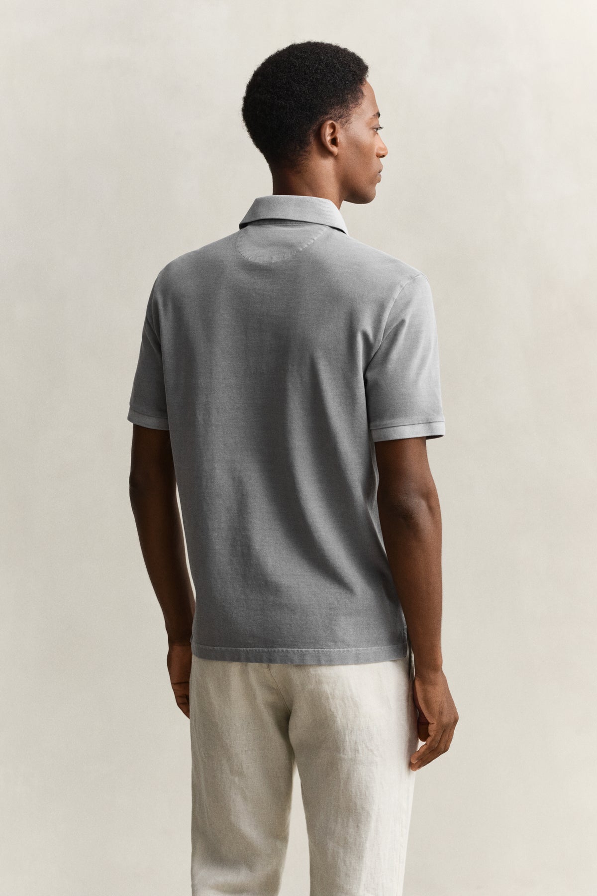 CERAMIC GREY, SUNFADED SS POLO, BACK-VIEW BY GANT AU.