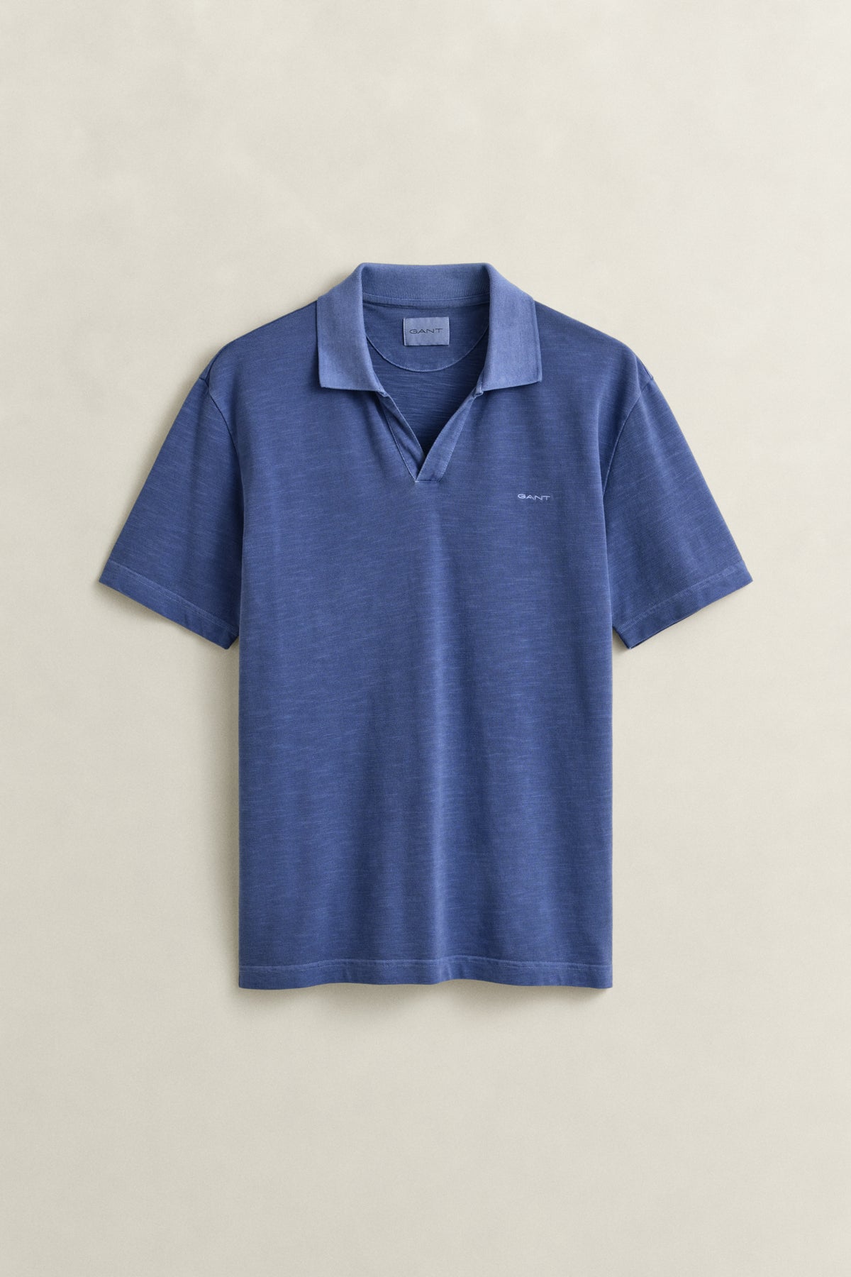 VINTAGE BLUE, WASHED SLUB SS POLO, FLAT-LAY BY GANT AU.