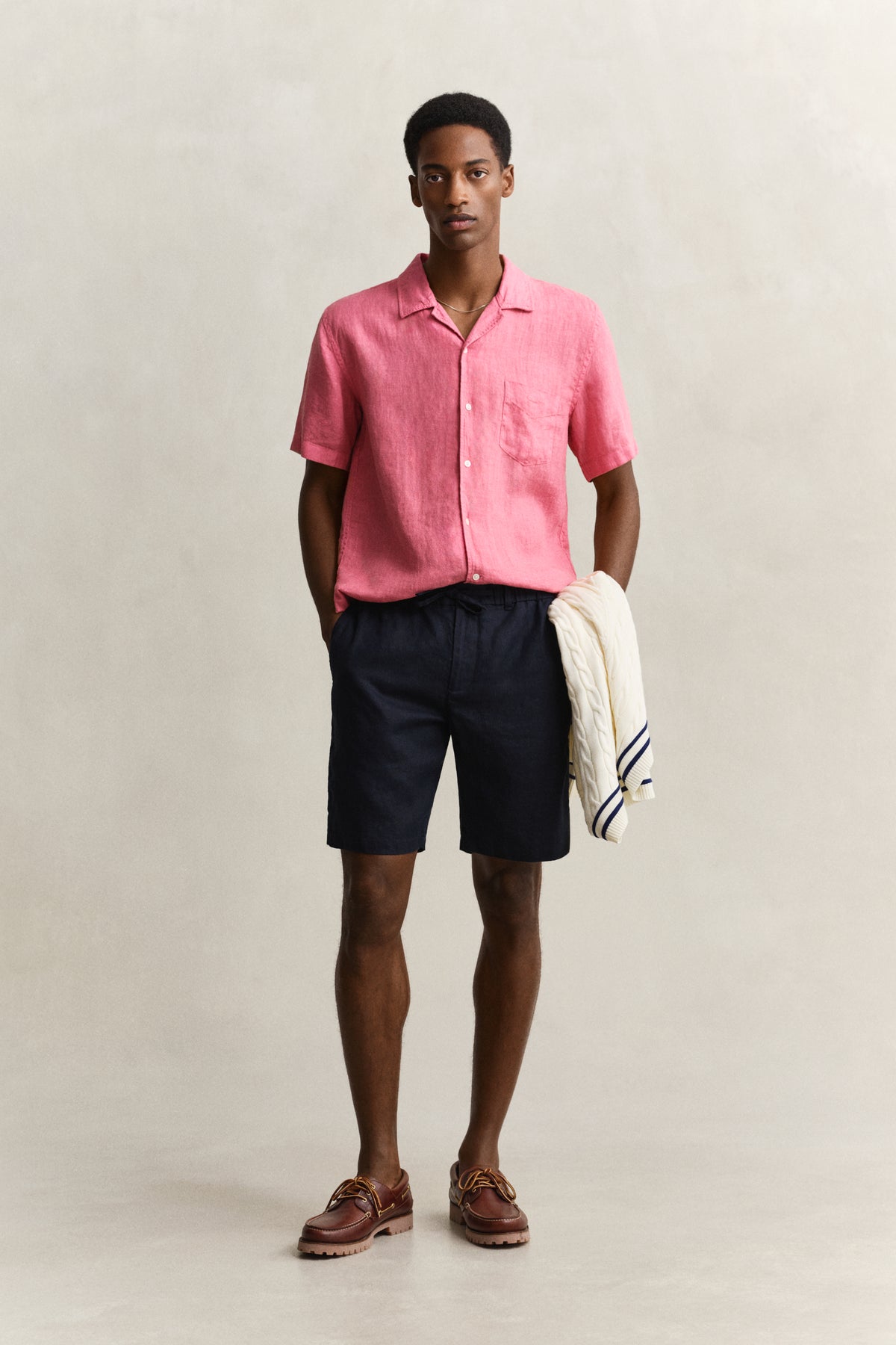 EVENING BLUE, Linen Shorts BY GANT AU.