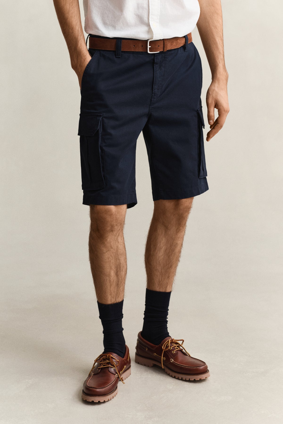 MODEL WEARING REG CLASSIC CARGO SHORTS