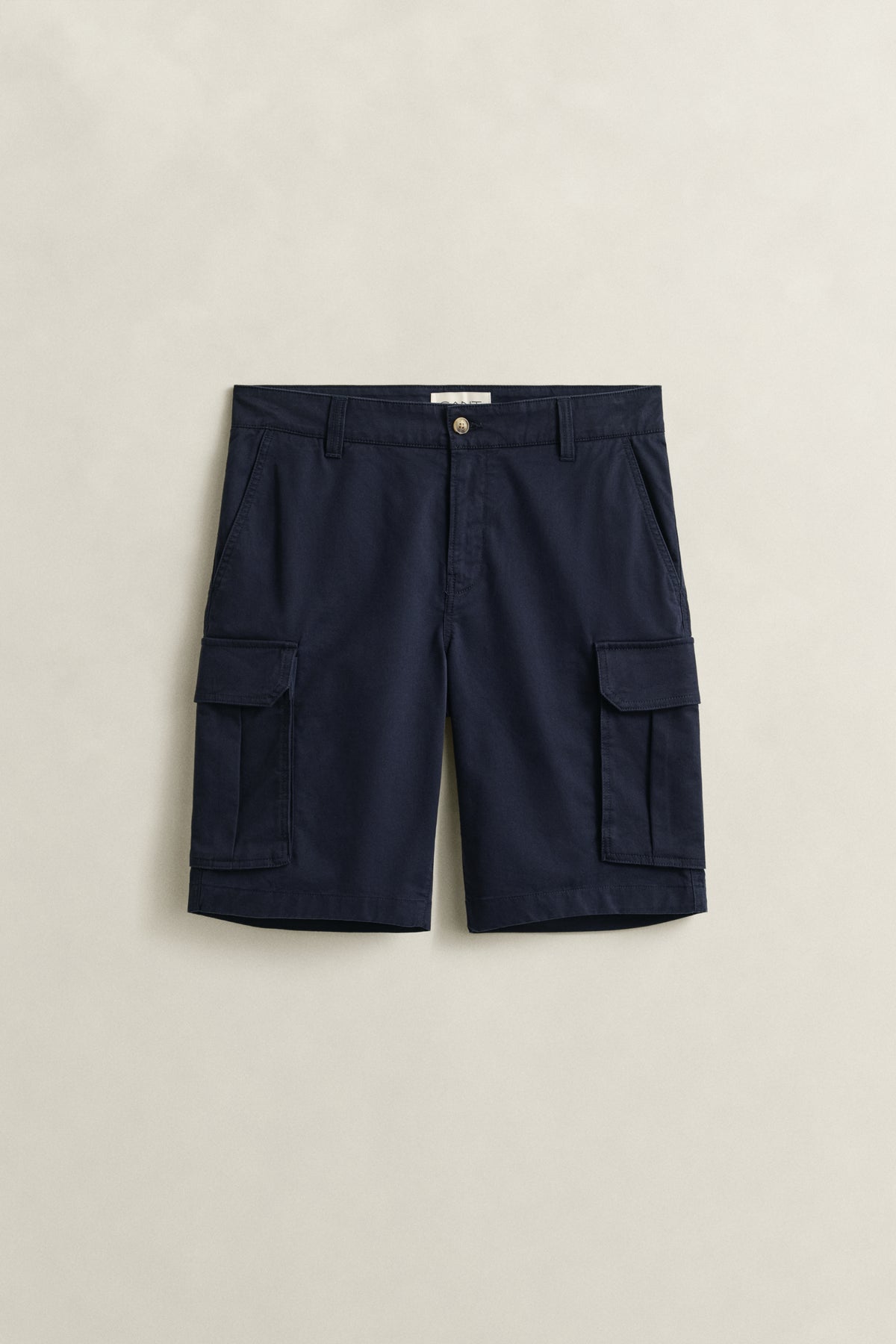 EVENING BLUE, REG CLASSIC CARGO SHORTS, FRONT-VIEW BY GANT AU.