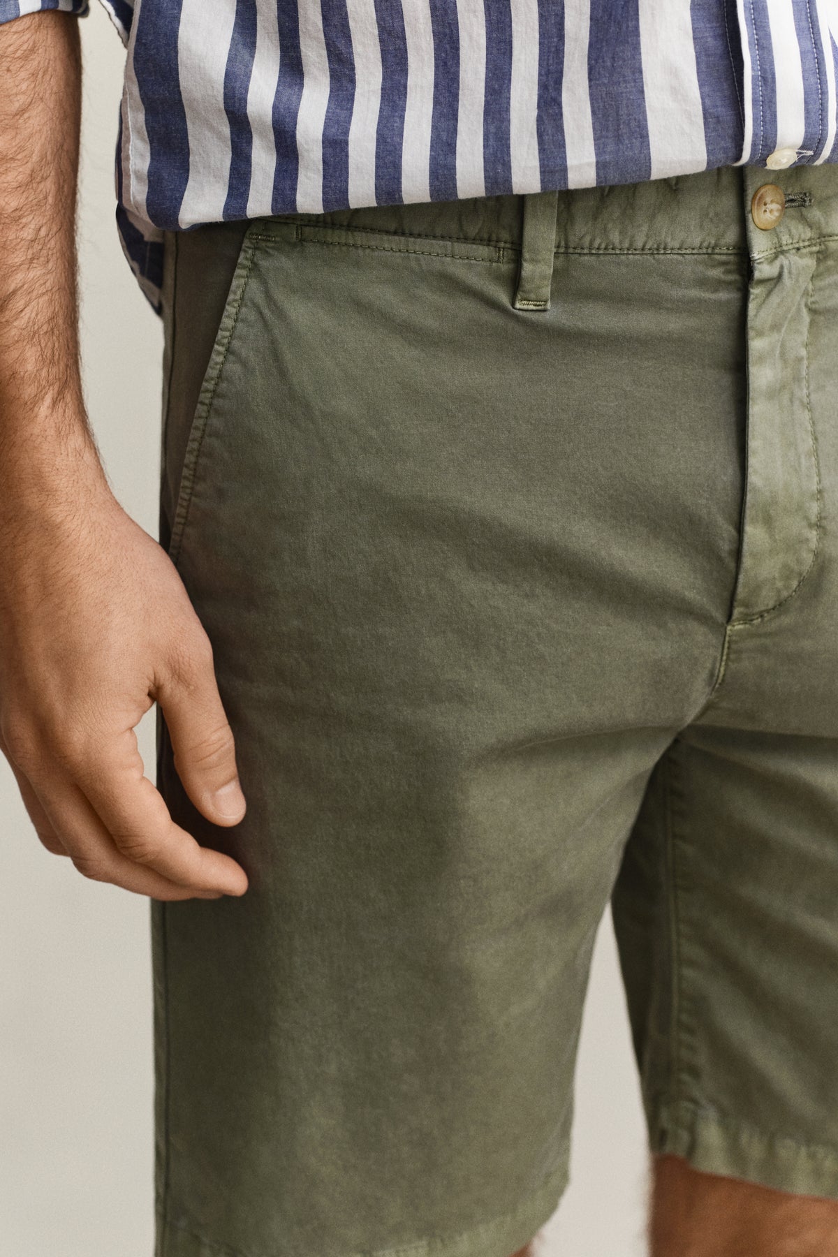 MODEL WEARING REG SUNFADED CHINO SHORTS