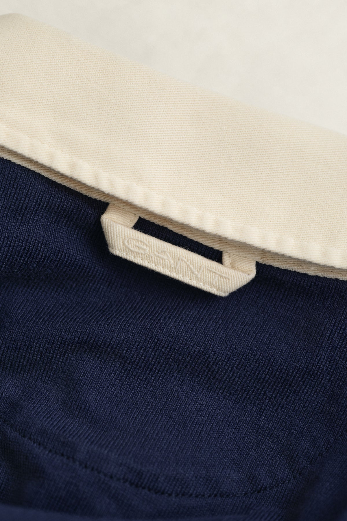 EVENING BLUE, STRIPED RUGGER, CLOSE-UP BY GANT AU.