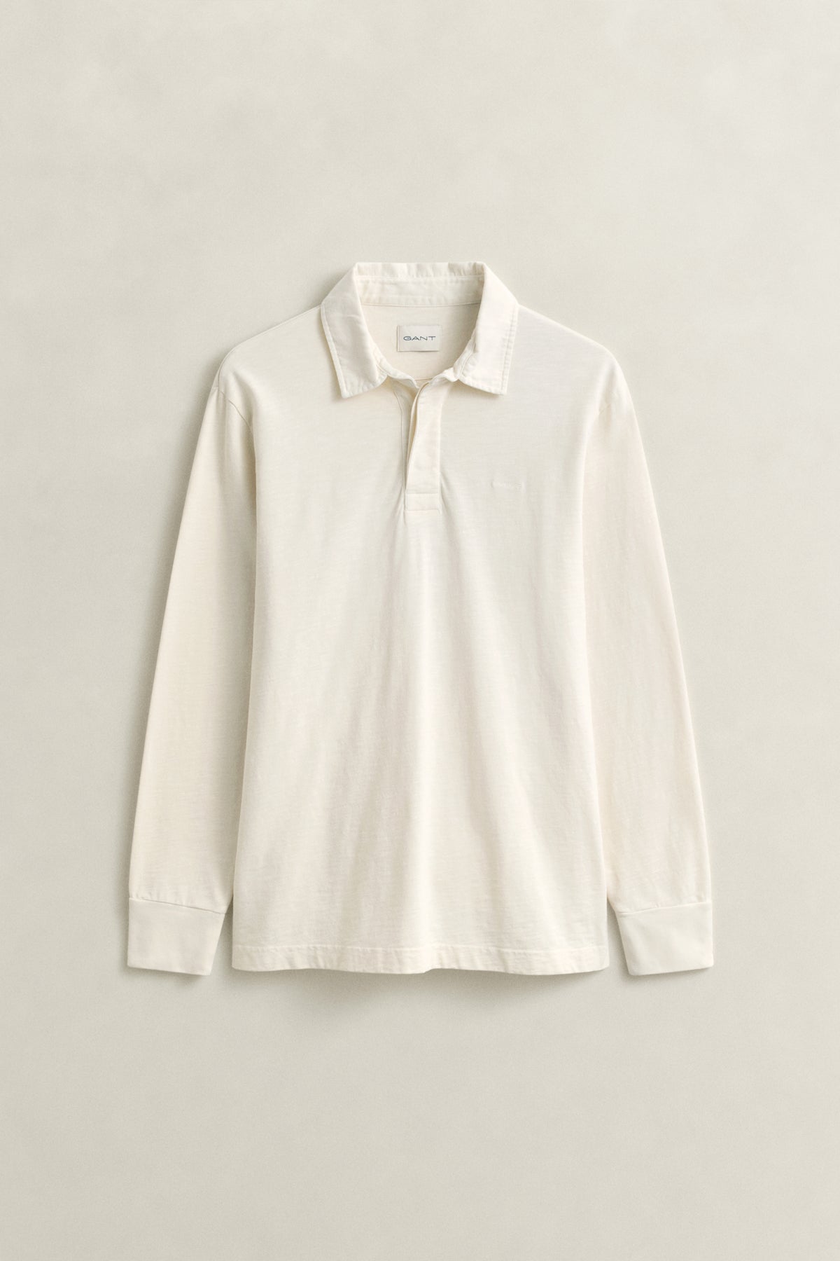 CREAM, WASHED SLUB HEAVY RUGGER, FLAT-LAY BY GANT AU.