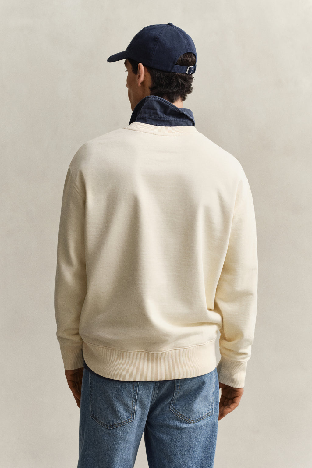 CREAM, SPRAY GRAPHIC C-NECK, BACK-VIEW BY GANT AU.