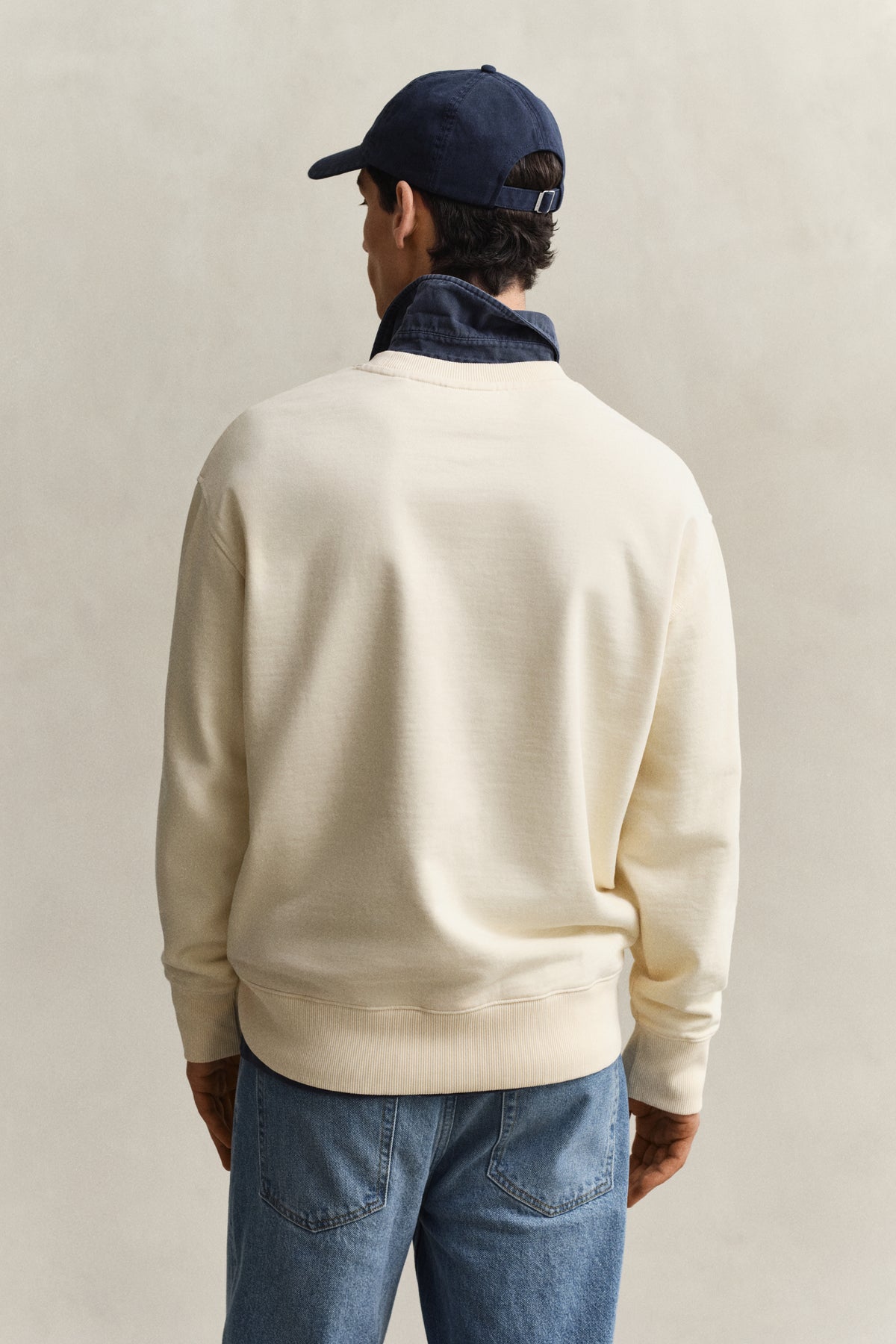CREAM, SPRAY GRAPHIC C-NECK, BACK-VIEW BY GANT AU.