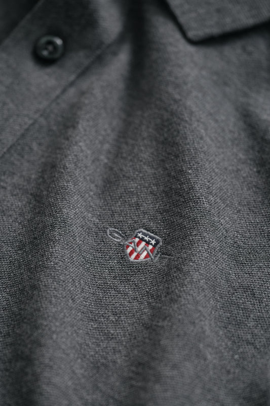 ANTRACIT MELANGE, Classic Regular Polo Shirt, CLOSE-UP BY GANT AU.
