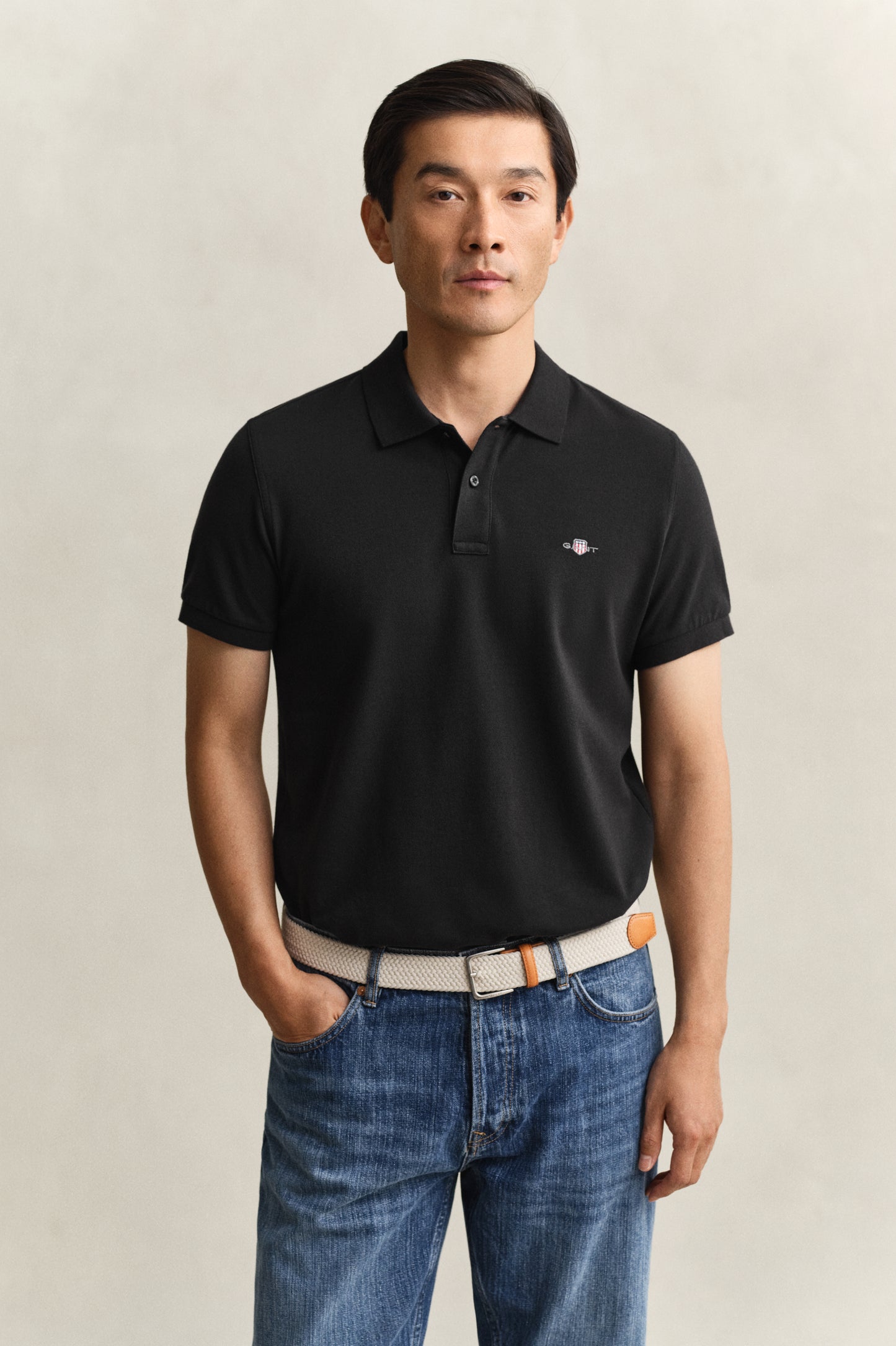 BLACK, SLIM SHIELD SS PIQUE POLO, FRONT-VIEW BY GANT AU.