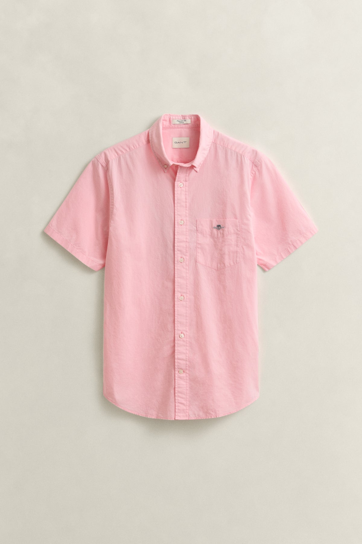 WASHED PINK, REG CLASSIC POPLIN SS SHIRT, FLAT-LAY BY GANT AU.