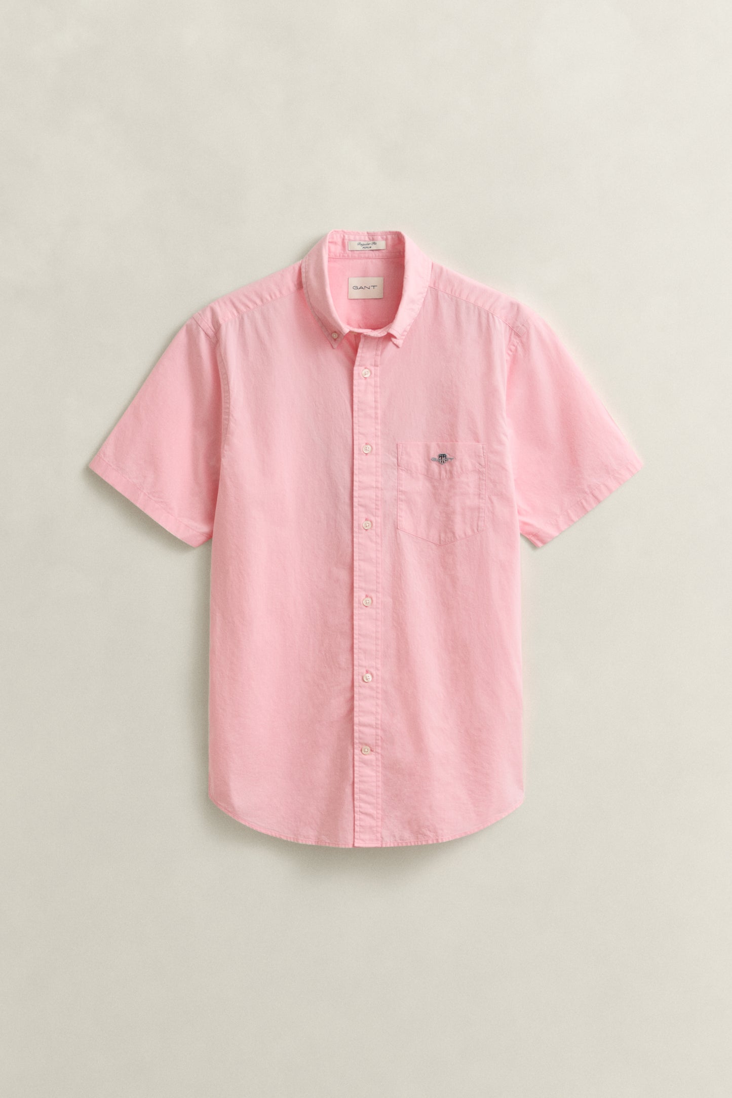 WASHED PINK, REG CLASSIC POPLIN SS SHIRT, FLAT-LAY BY GANT AU.