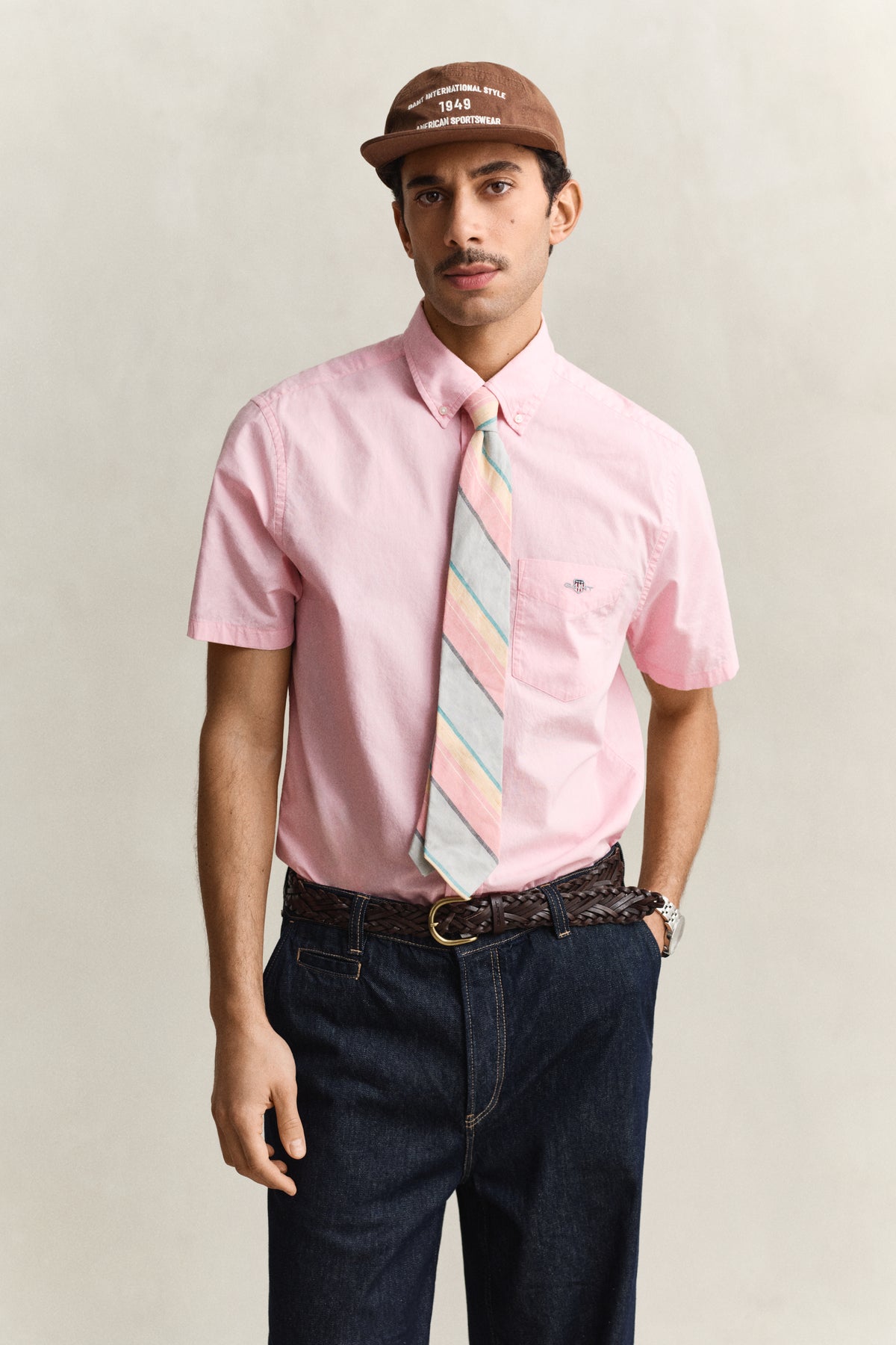 WASHED PINK, REG CLASSIC POPLIN SS SHIRT, FRONT-VIEW BY GANT AU.