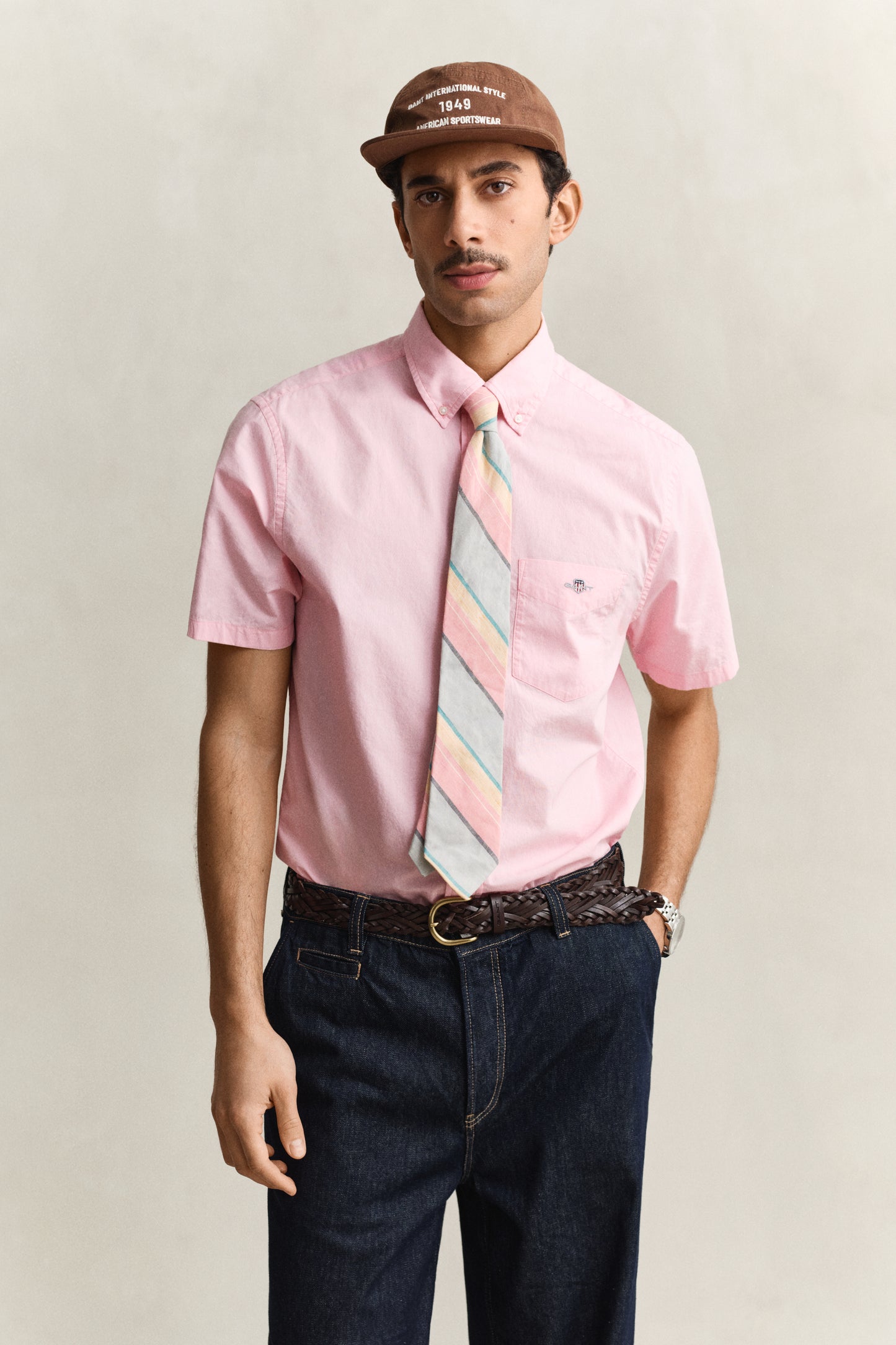 WASHED PINK, REG CLASSIC POPLIN SS SHIRT, FRONT-VIEW BY GANT AU.