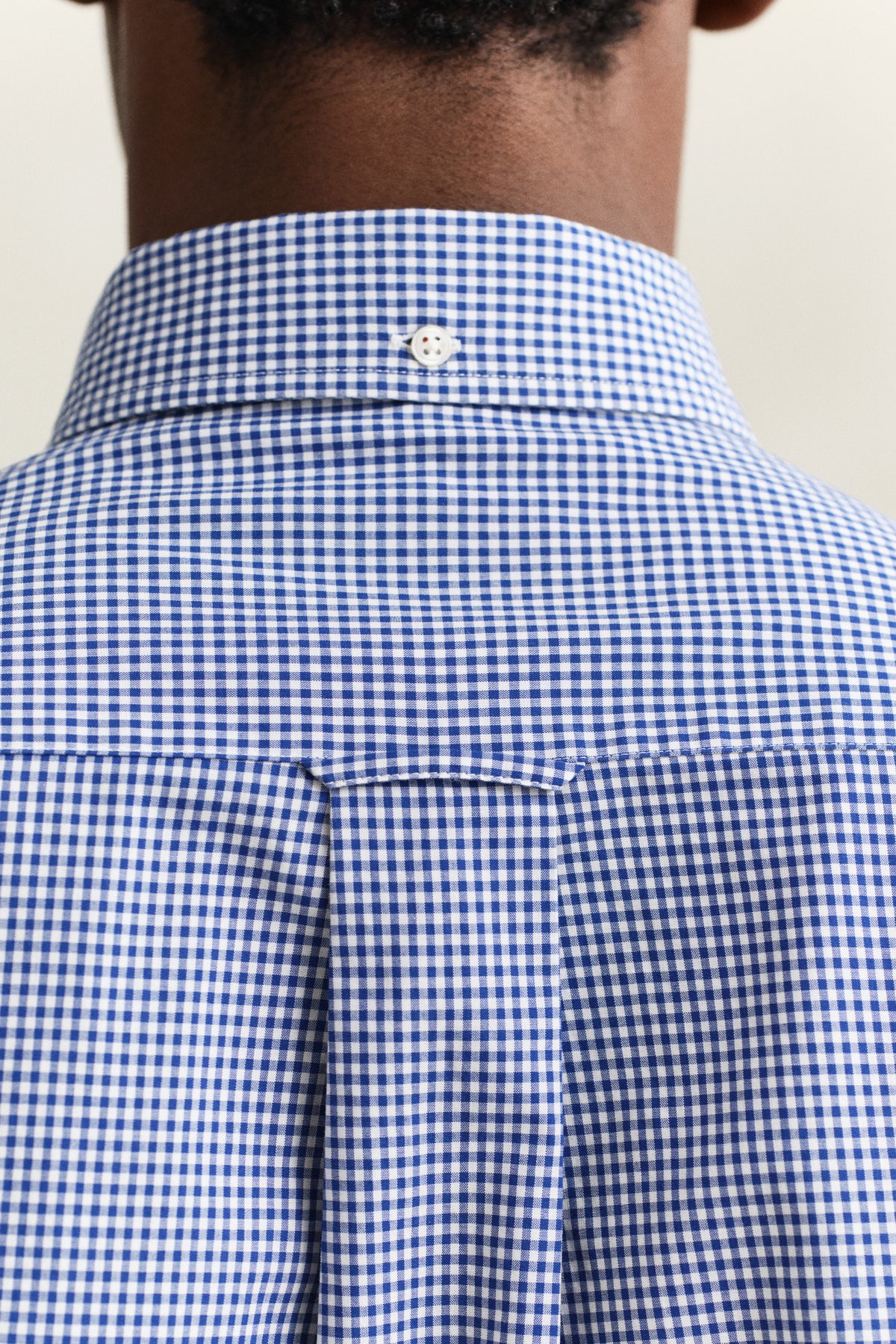 COLLEGE BLUE, REG CLASSIC POPLIN GINGHAM SHIRT, CLOSE-UP BY GANT AU.