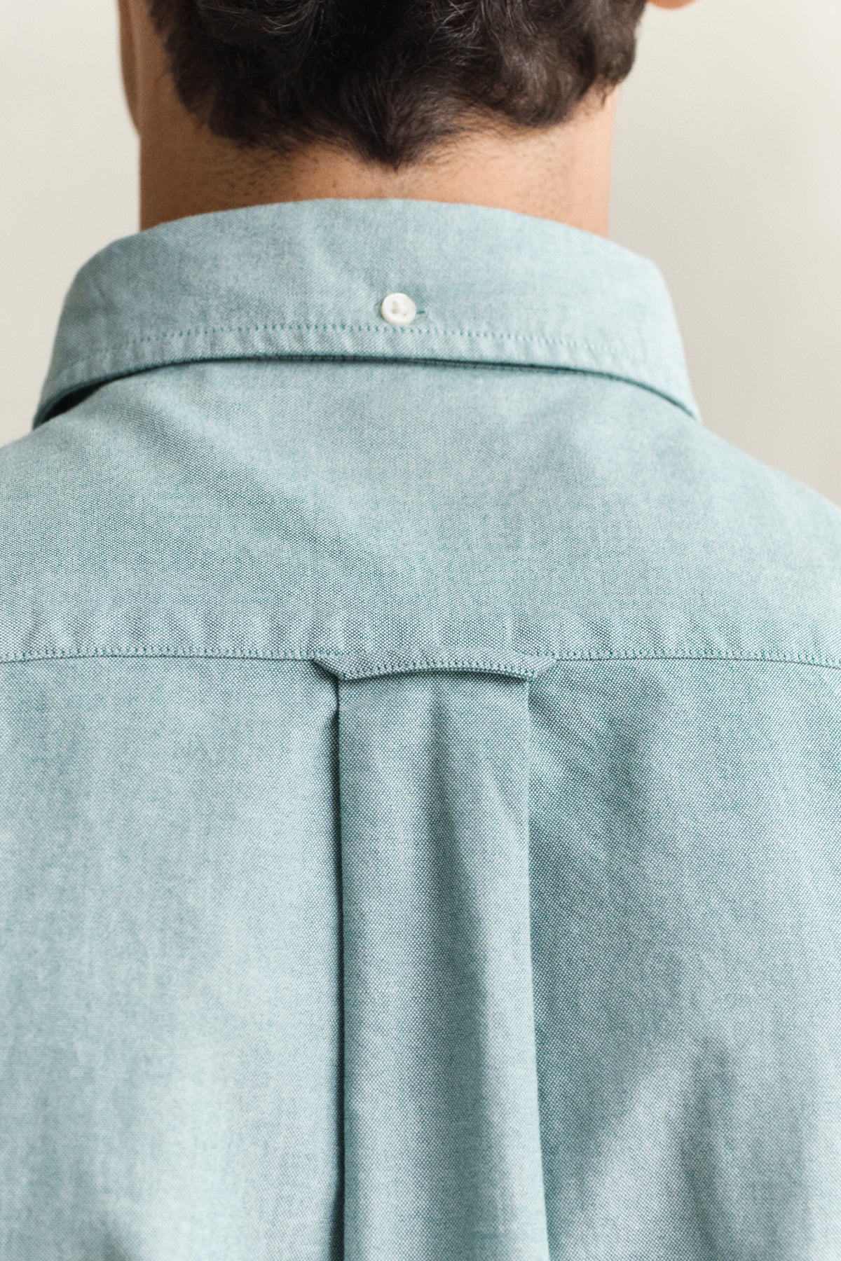 BOTANICAL HUE, REG CLASSIC OXFORD SHIRT, CLOSE-UP BY GANT AU.
