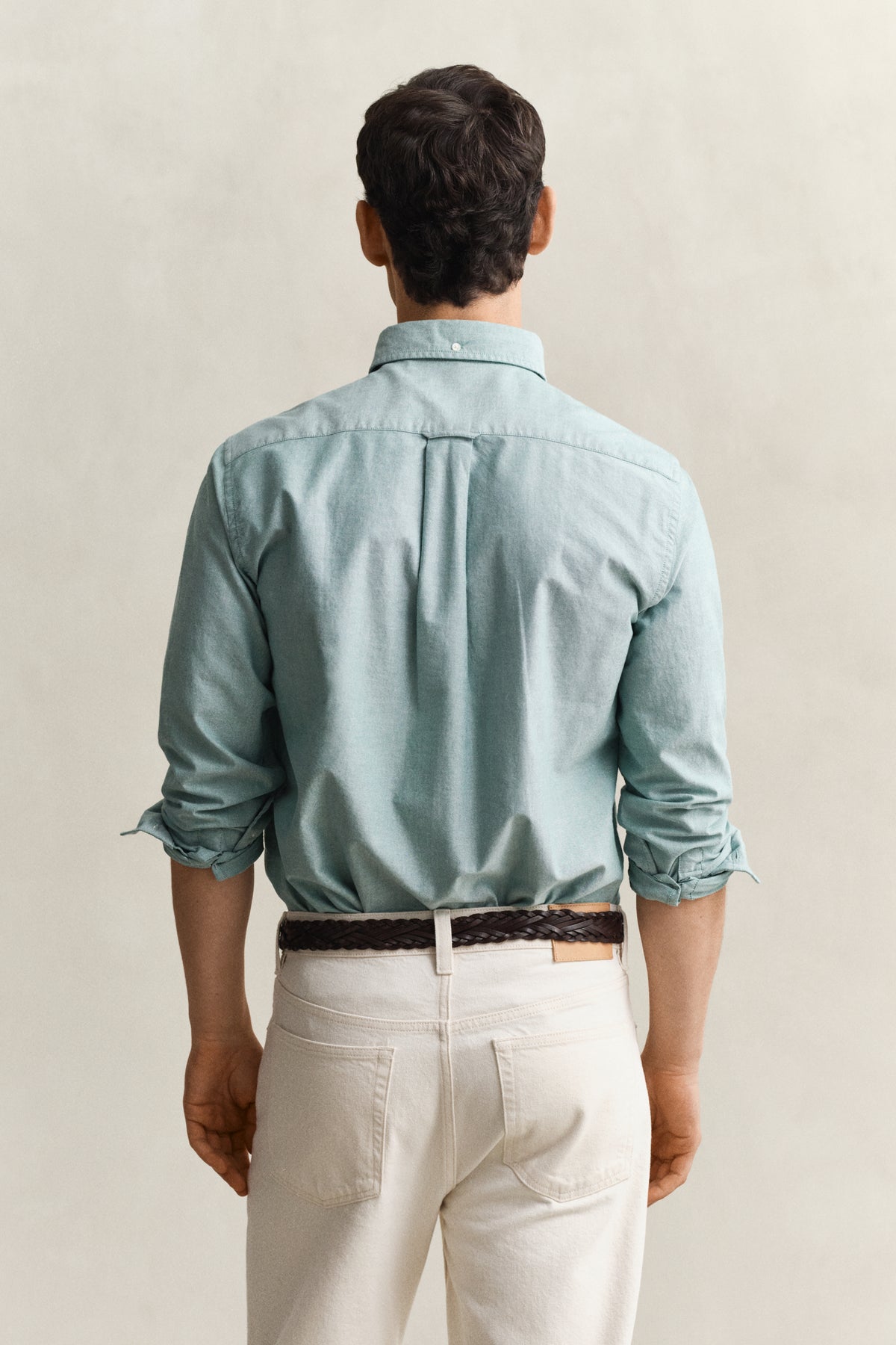 BOTANICAL HUE, REG CLASSIC OXFORD SHIRT, BACK-VIEW BY GANT AU.