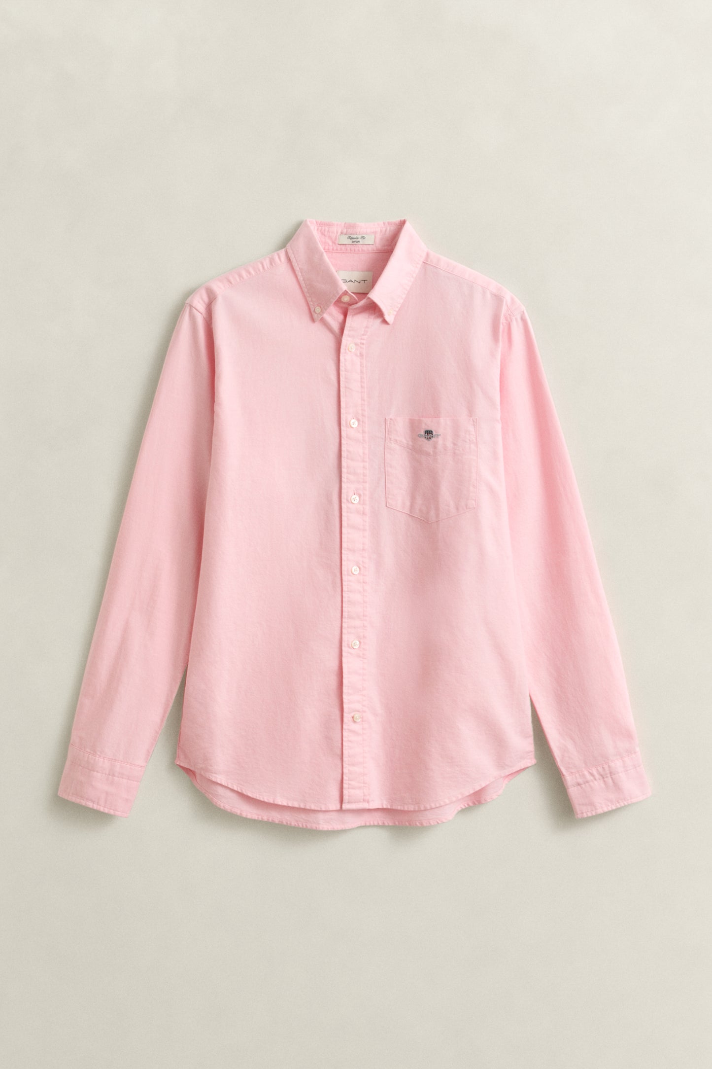 WASHED PINK, REG CLASSIC OXFORD SHIRT, FLAT-LAY BY GANT AU.