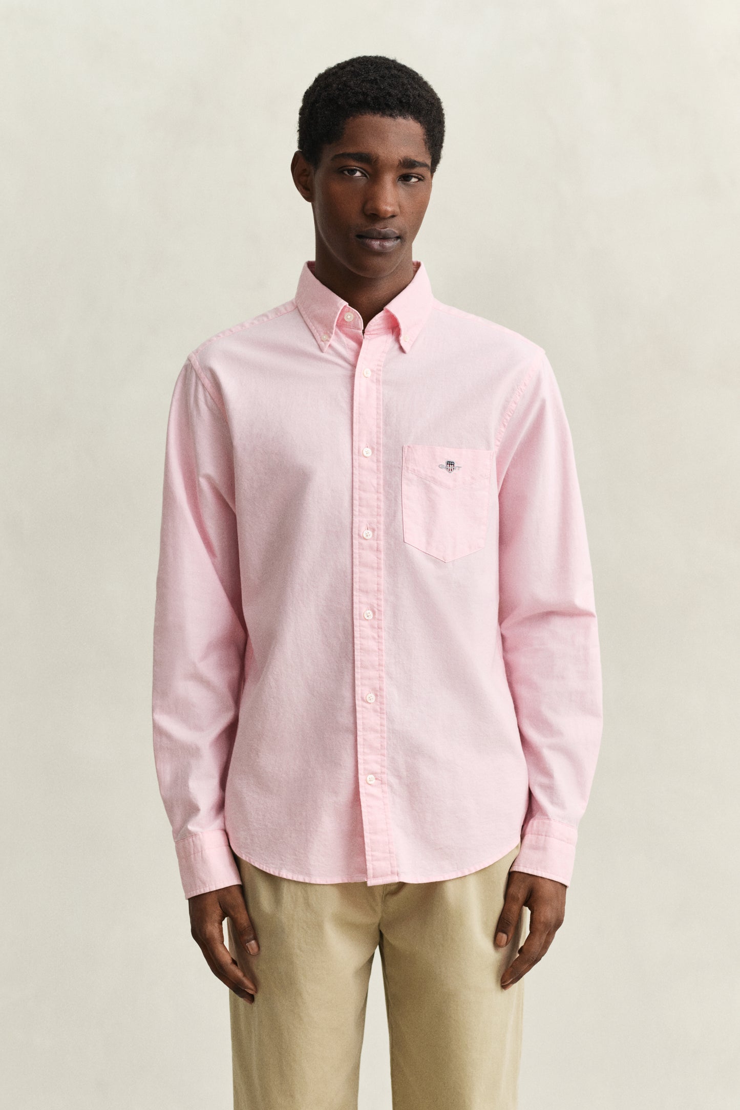 MODEL WEARING REG CLASSIC OXFORD SHIRT