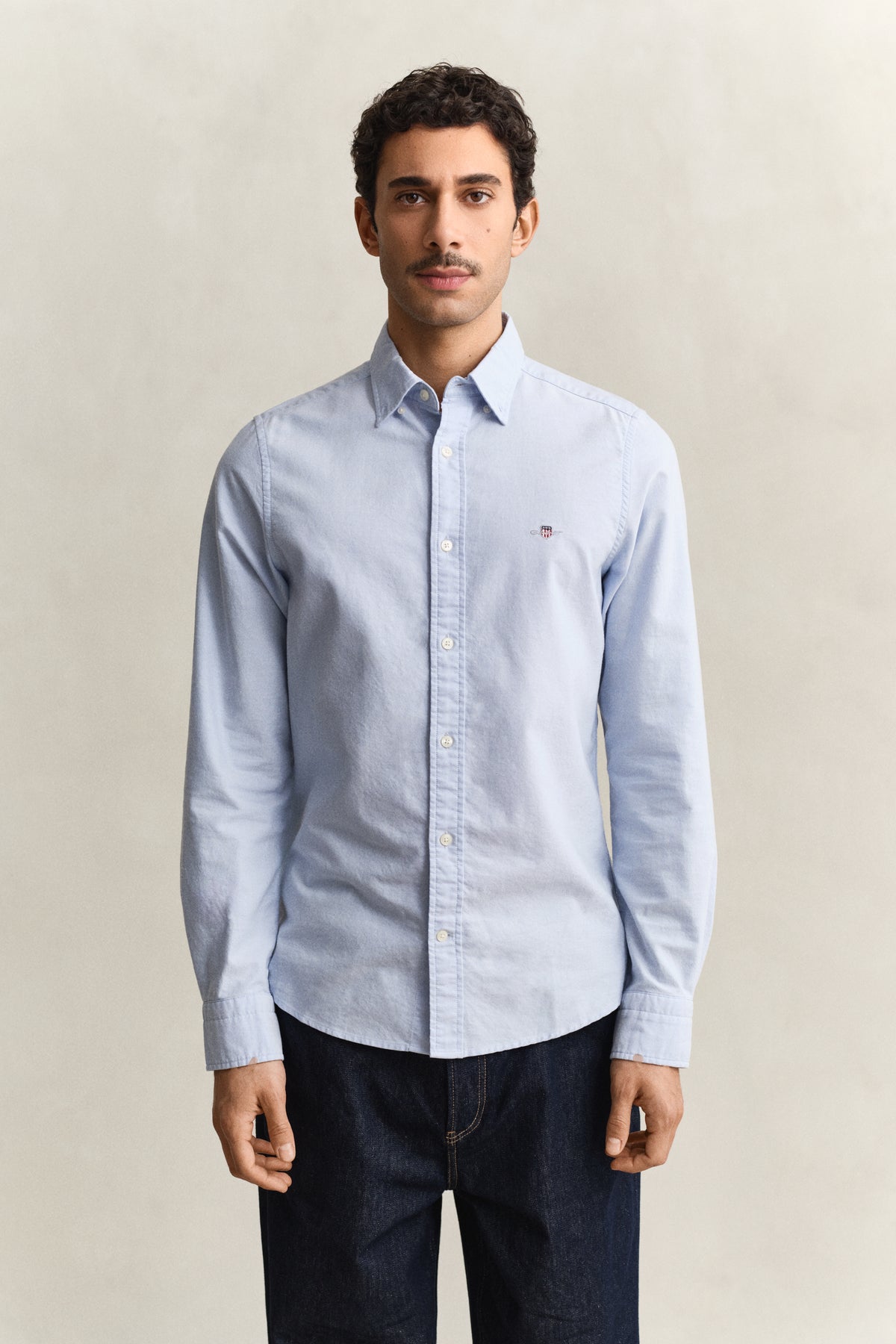 MODEL WEARING SLIM CLASSIC OXFORD SHIRT